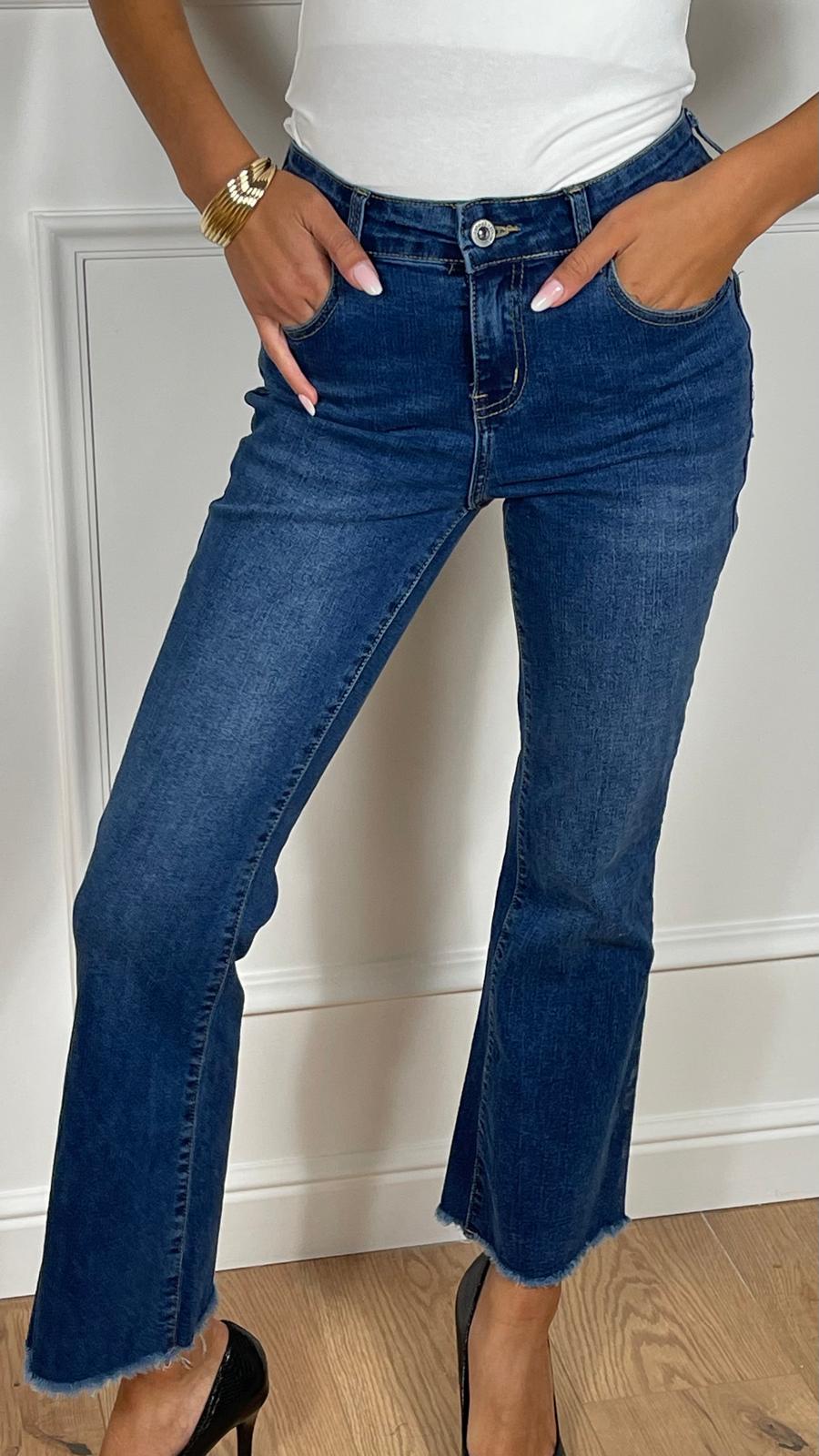 Jeans zampetta fondo sfrangiato