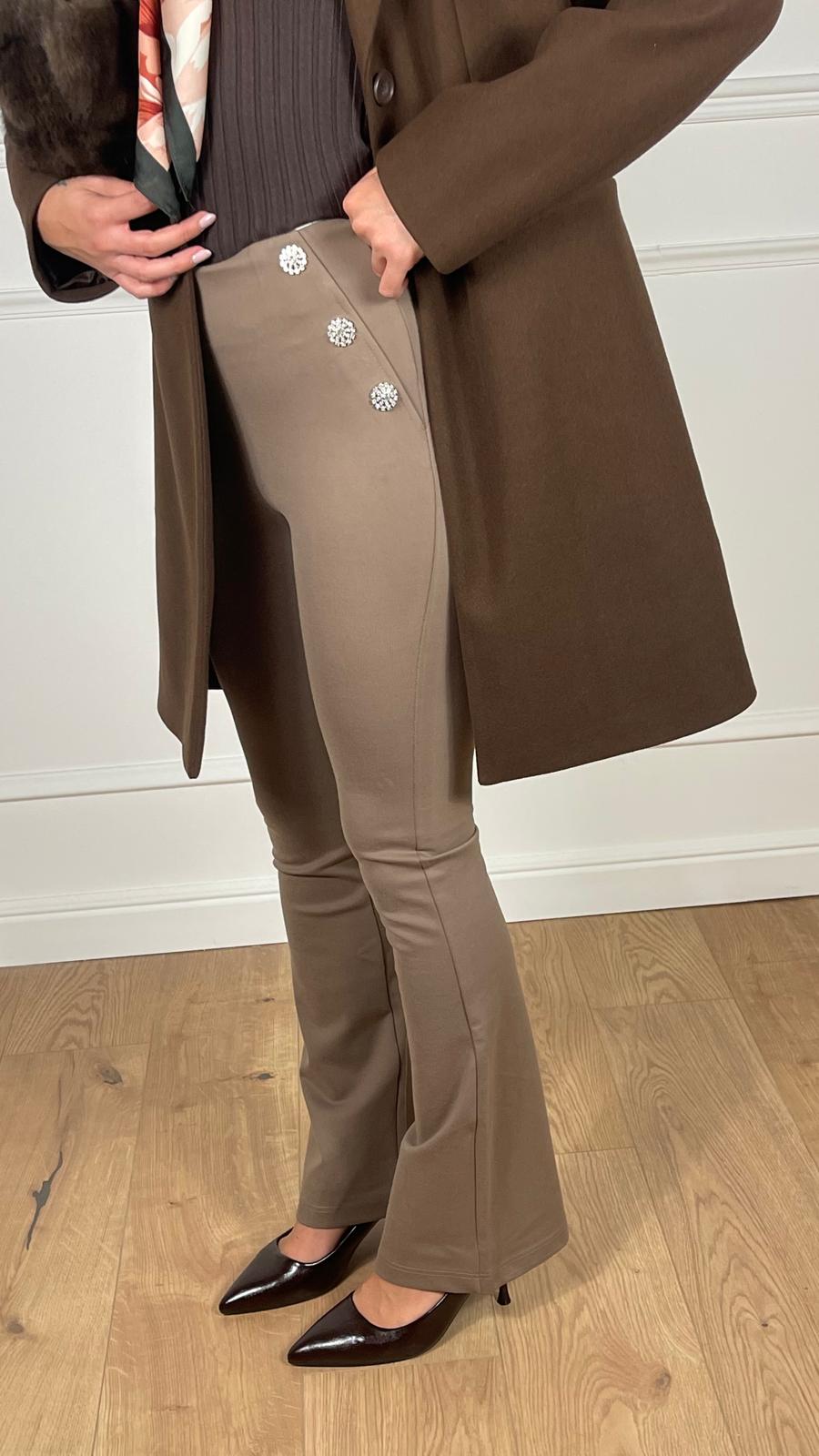 Pantalone con bottoni Strass