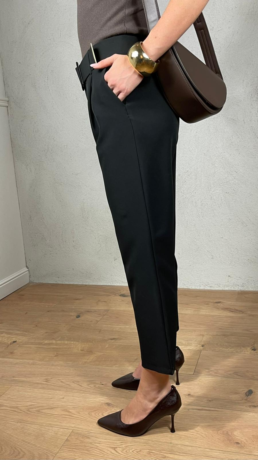 Pantalone fluido con cinta