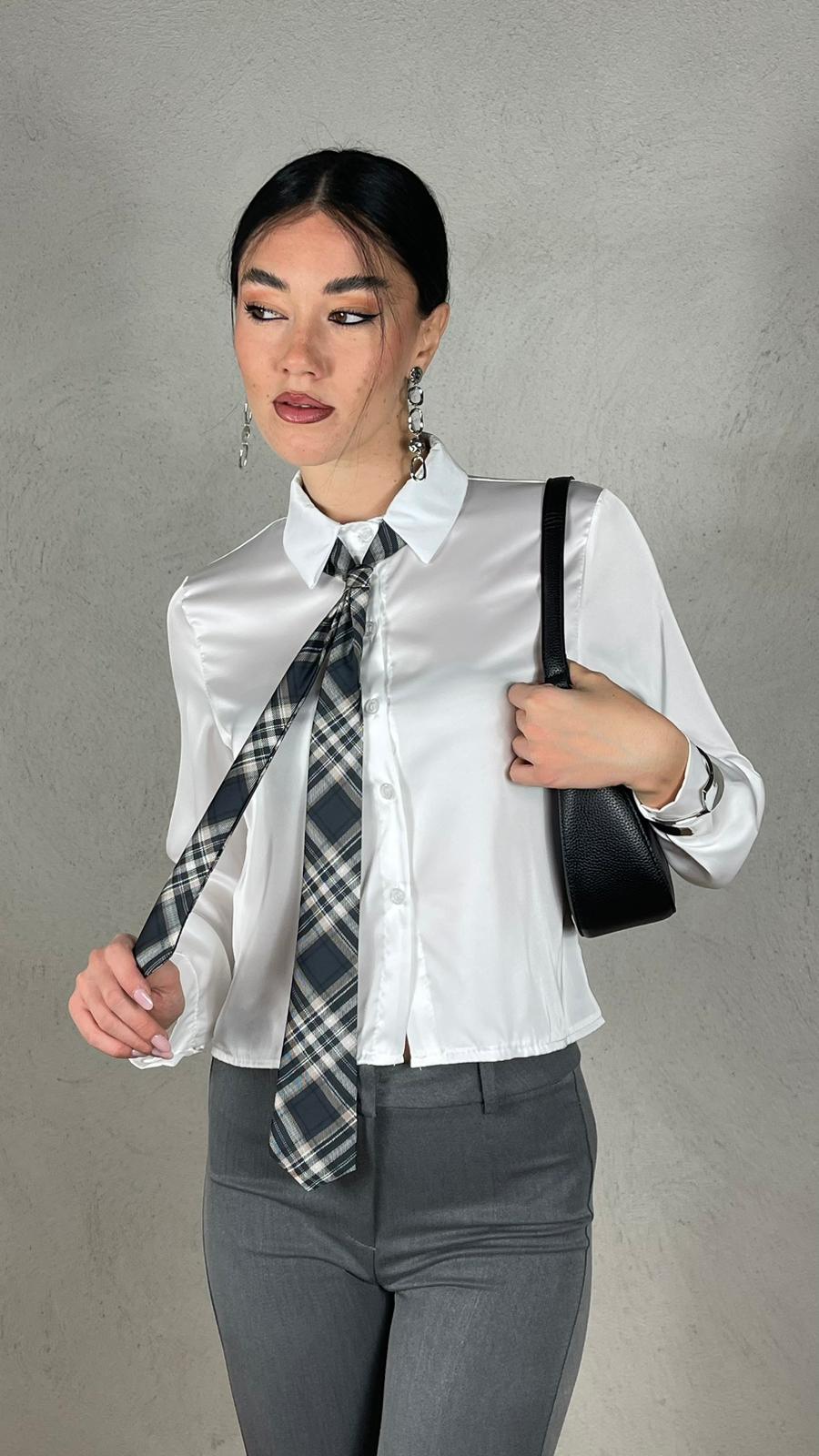 Camicia con cravatta