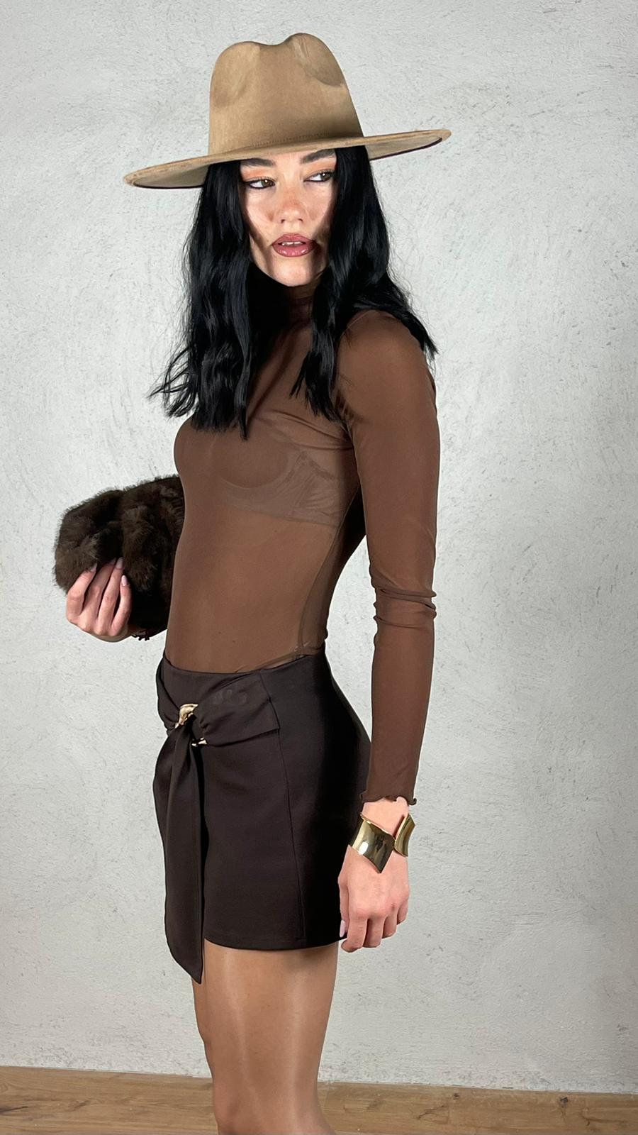 Gonna pantaloncino con accessorio oro