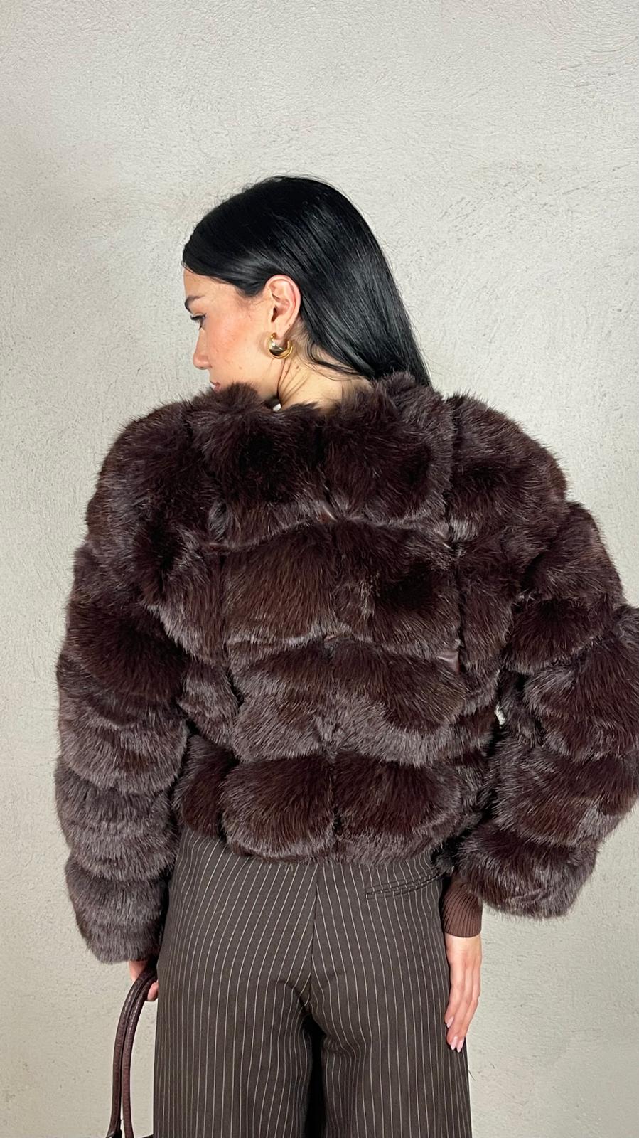 Giacca corta effetto pelliccia