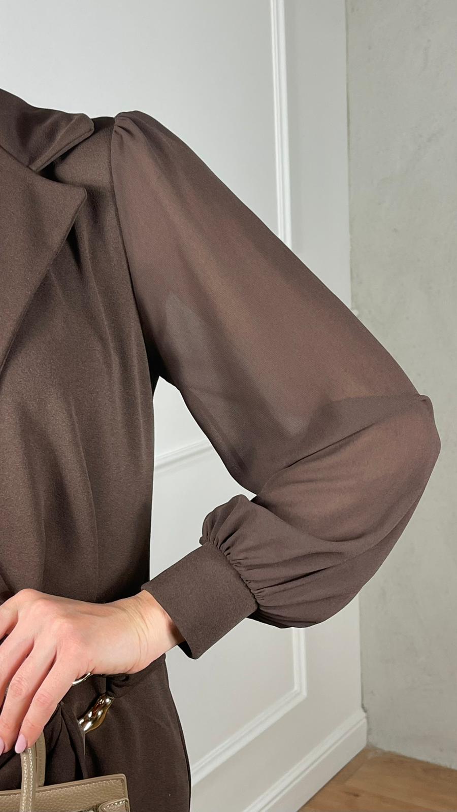 Tuta con accessorio oro