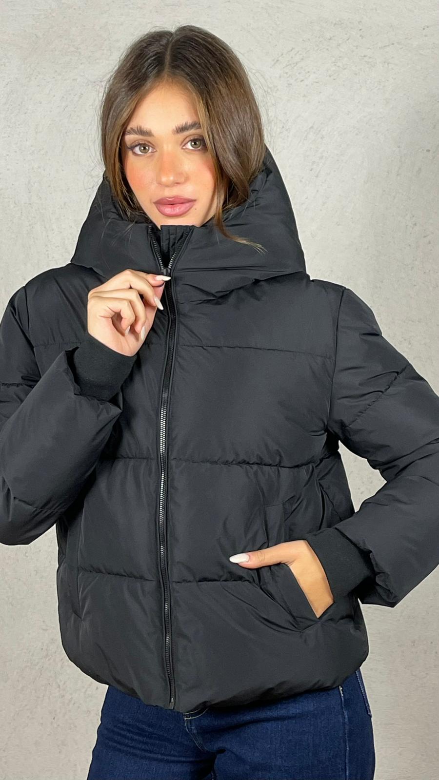 GIUBBOTTO CON CAPPUCCIO