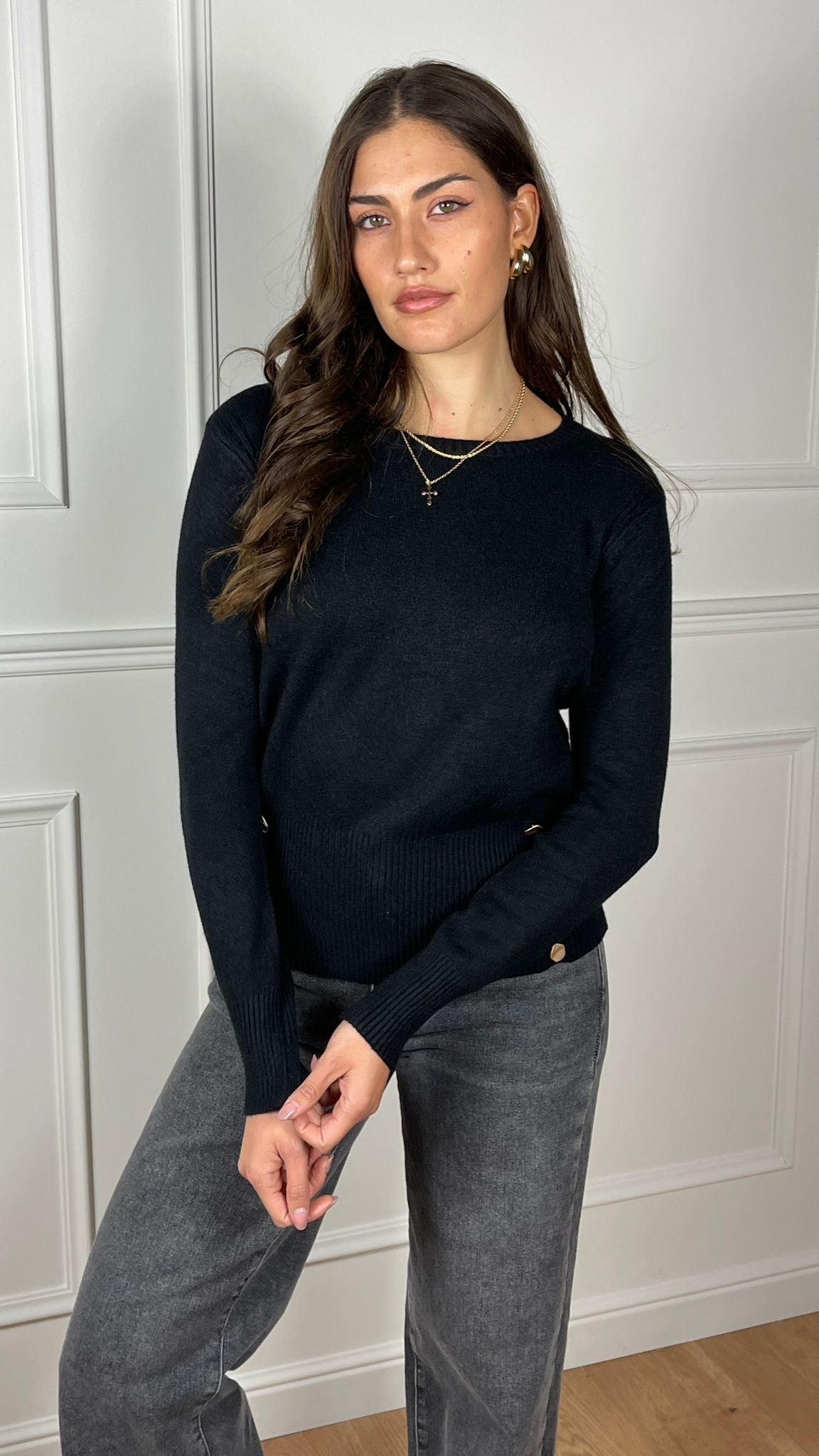 Maglia con accessorio esagonale