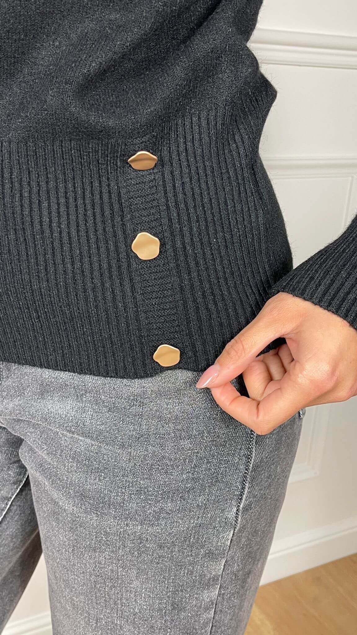 Maglia con accessorio esagonale - Candida.it