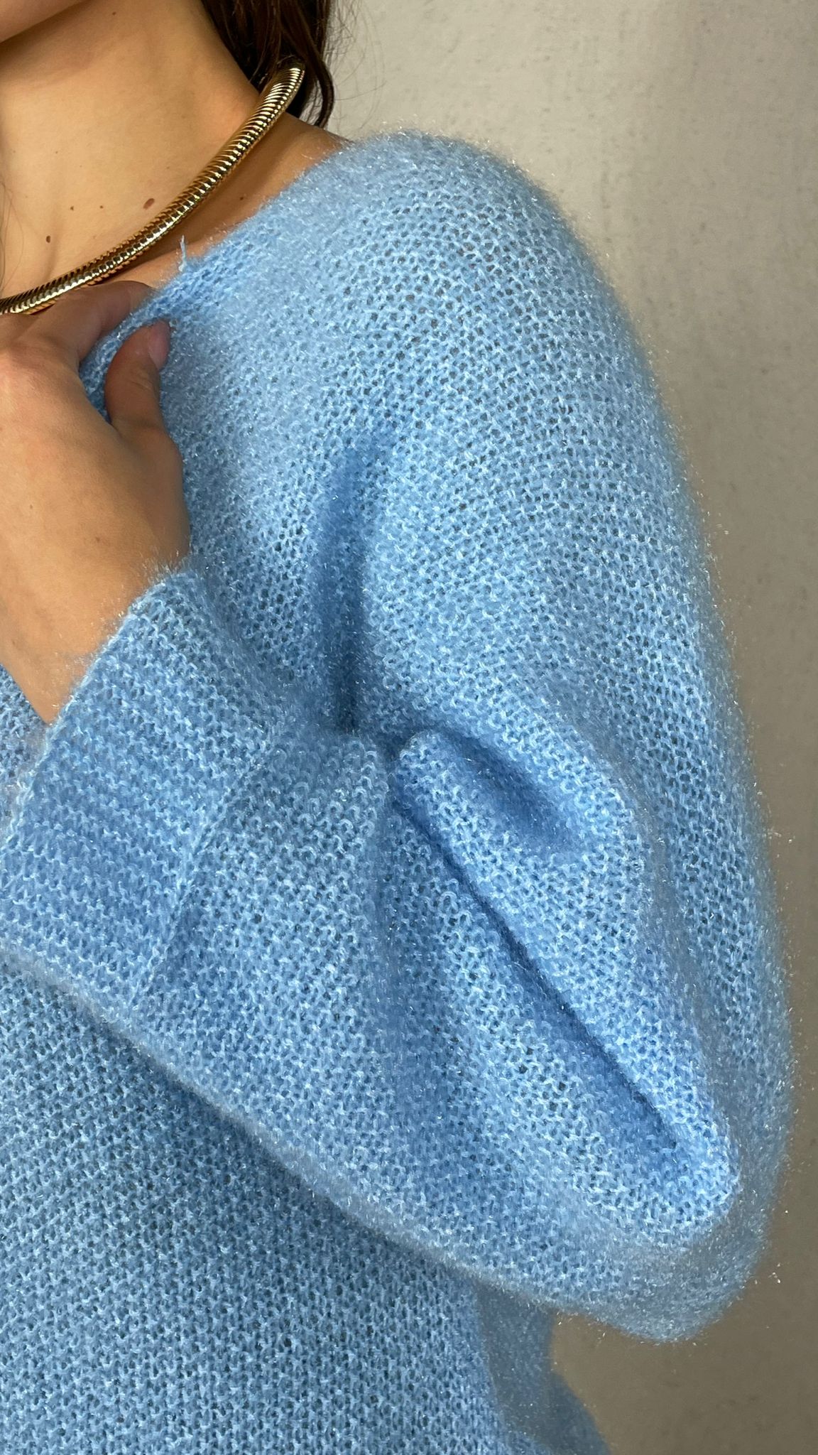 Pullover effetto Mohair scollo V|Colore:Celeste