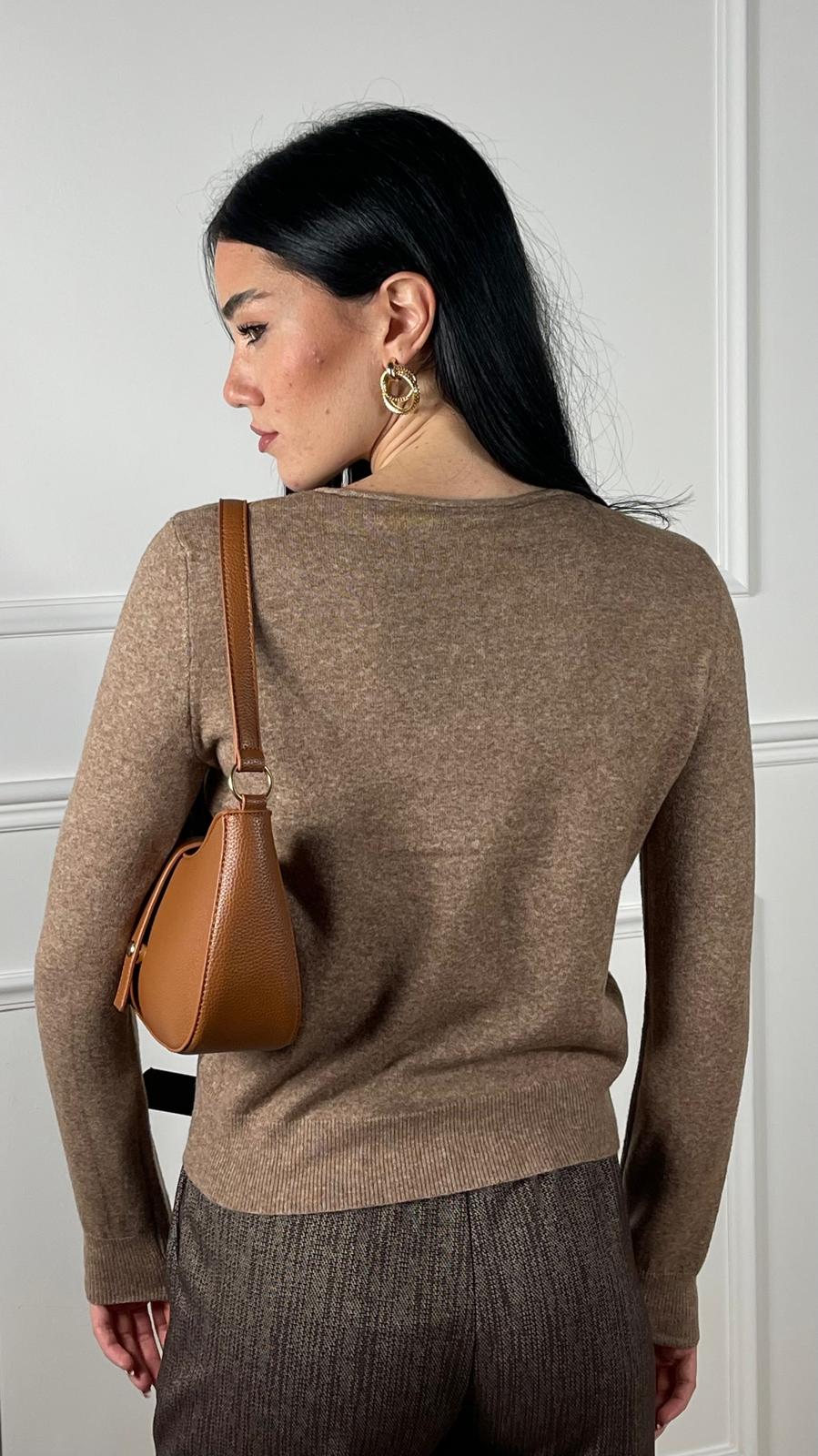 Maglia charms cuore scollo ovale