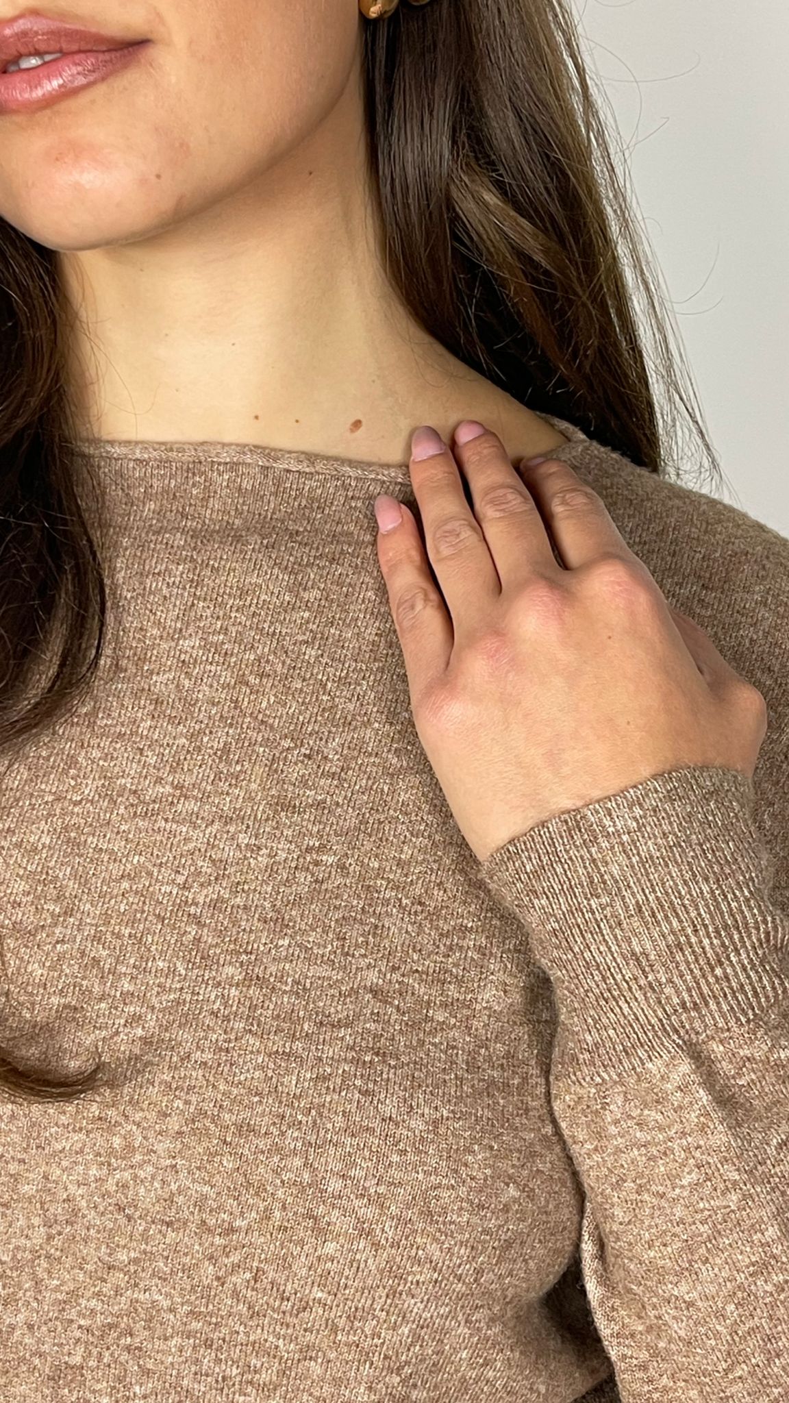 Maglia charms cuore scollo ovale