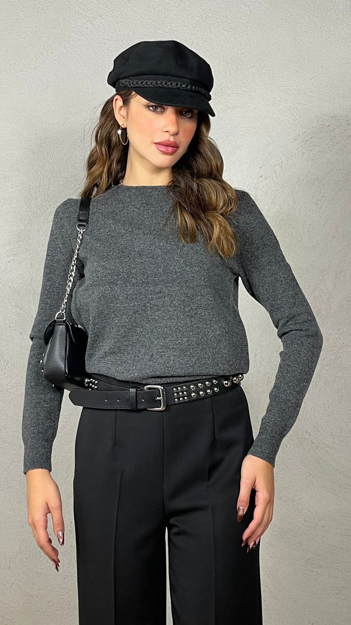 Maglia charms cuore scollo ovale