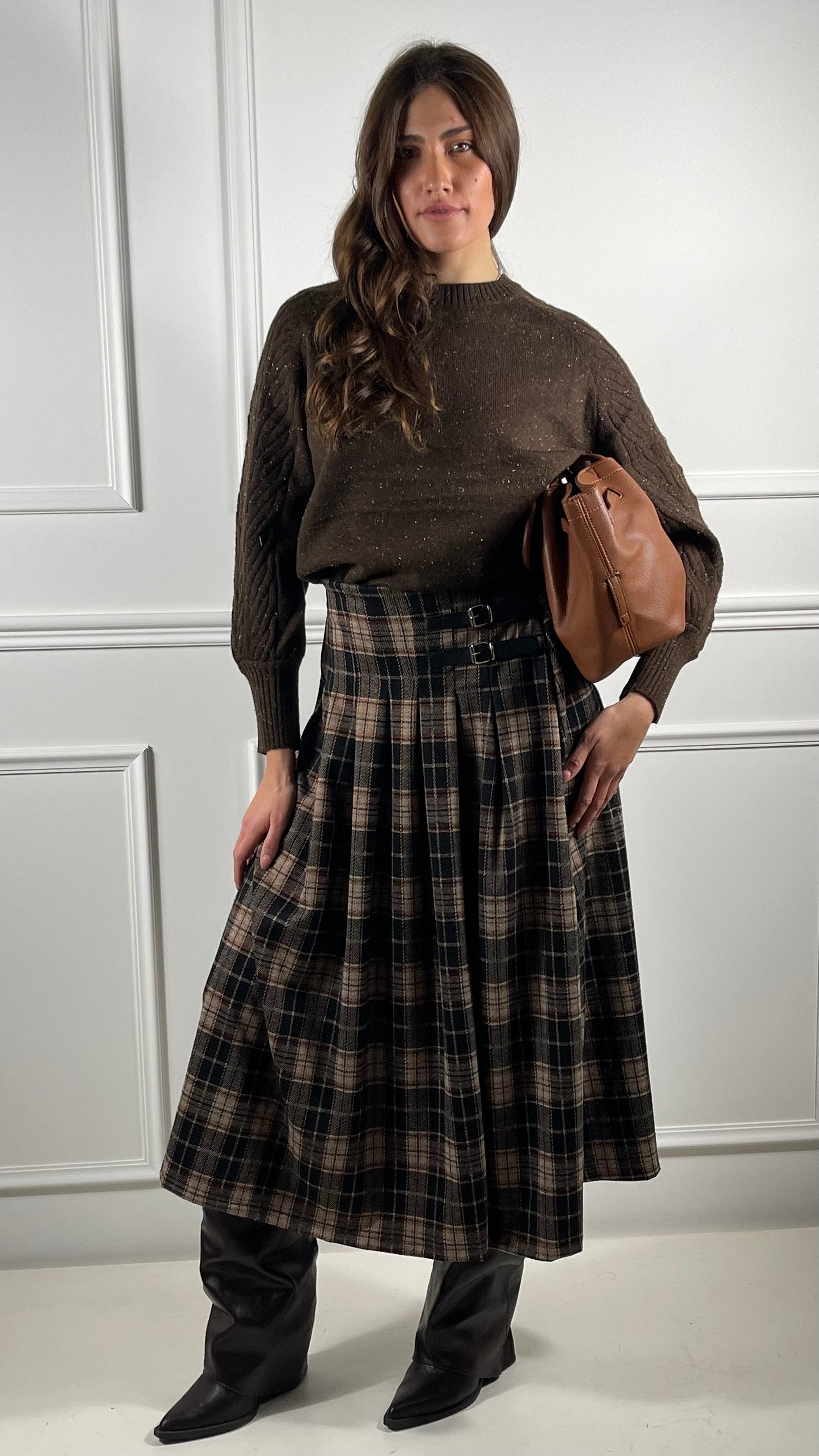 Maglione con treccia sulla spalla