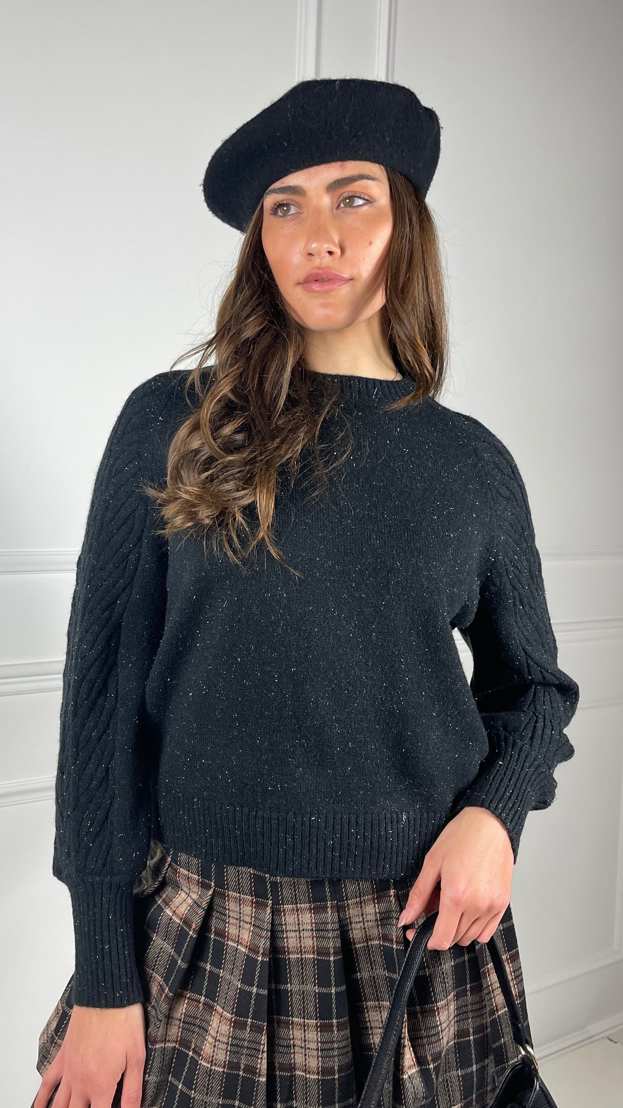 Maglione con treccia sulla spalla