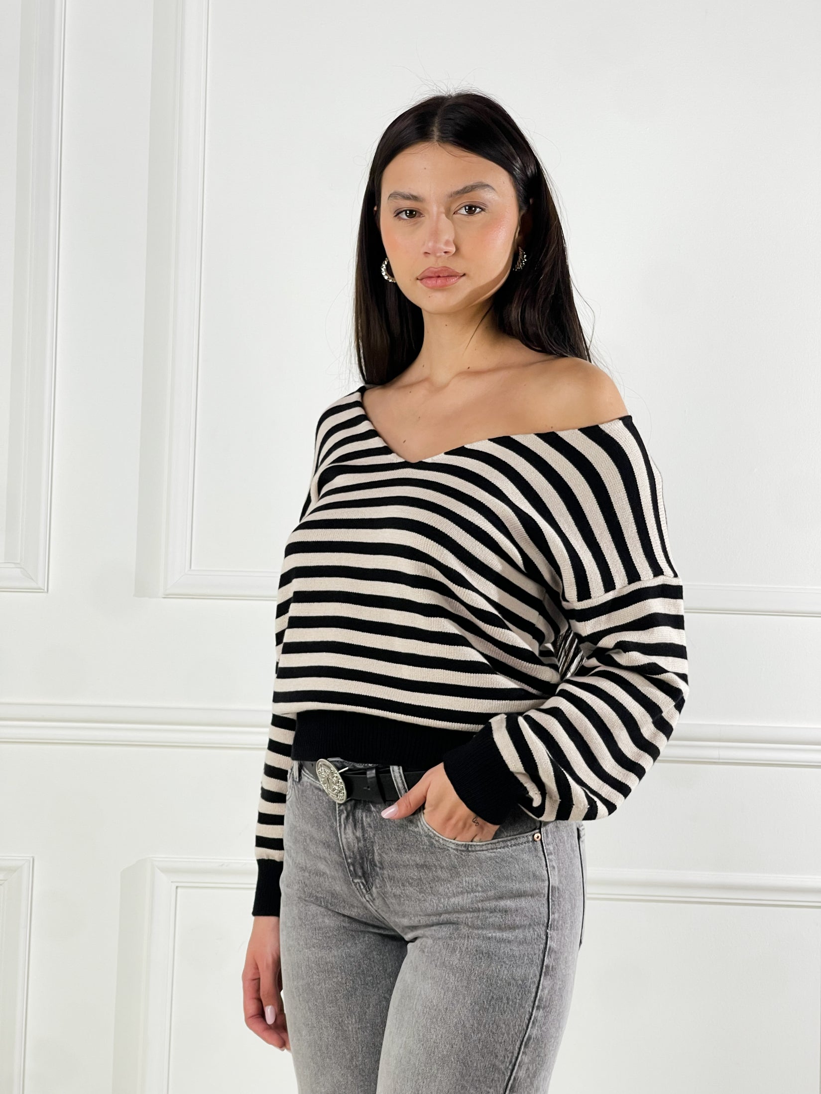 Maglia scollo V a righe|Colore:Beige/nero