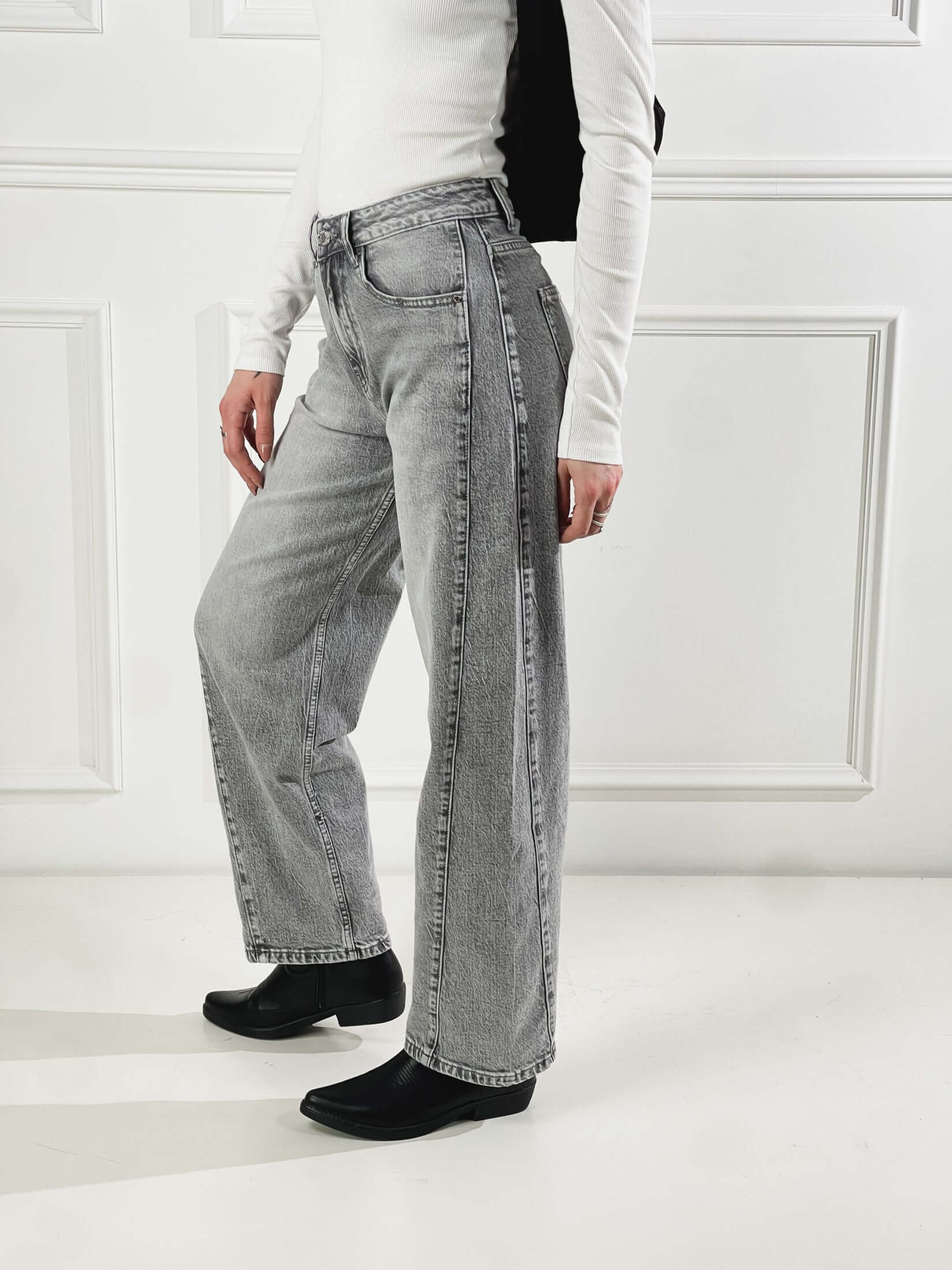 Jeans con cuciture laterali|Colore:Grigio