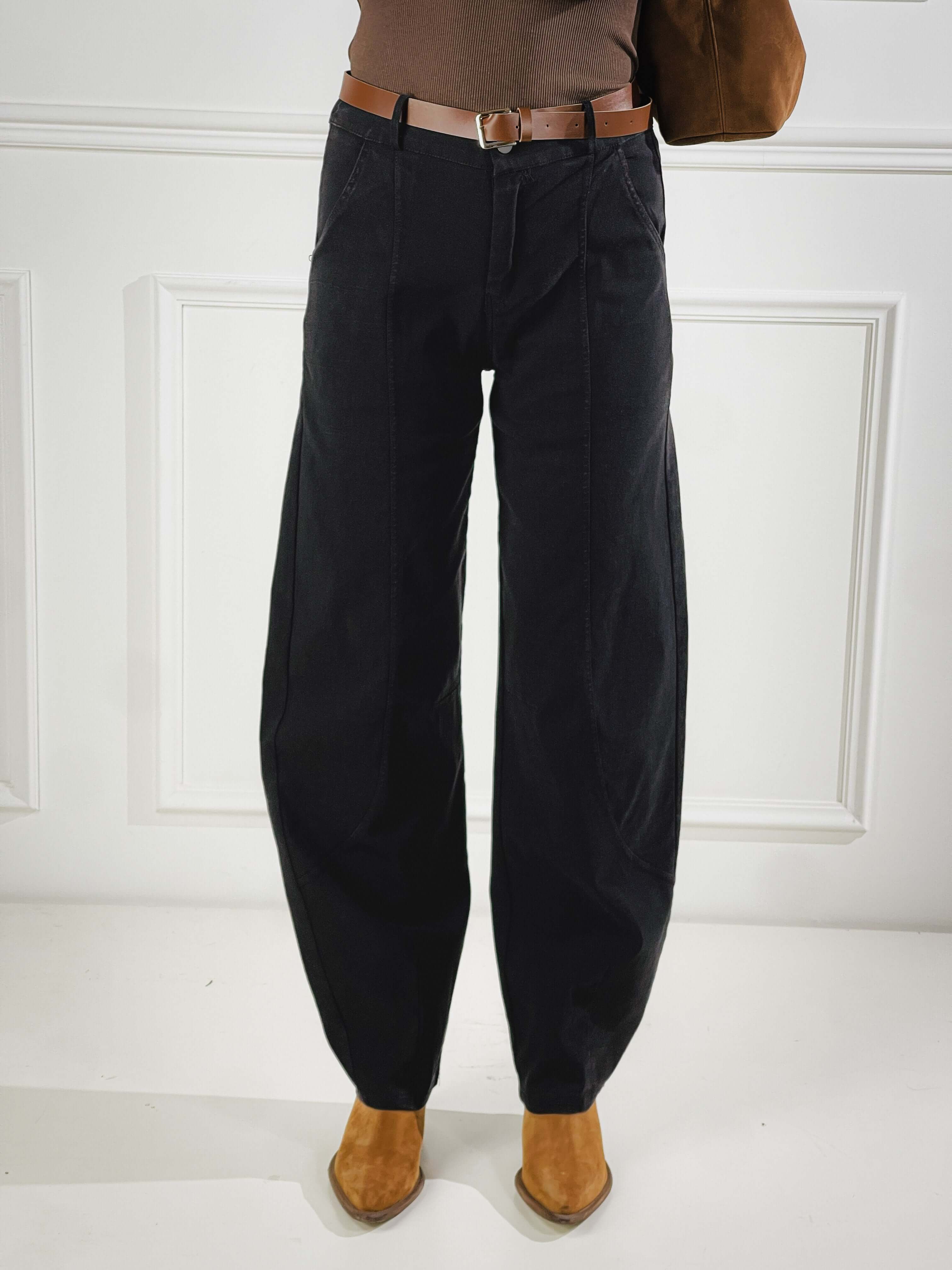 Pantalone Barrel colorato con cinta|Colore:Nero