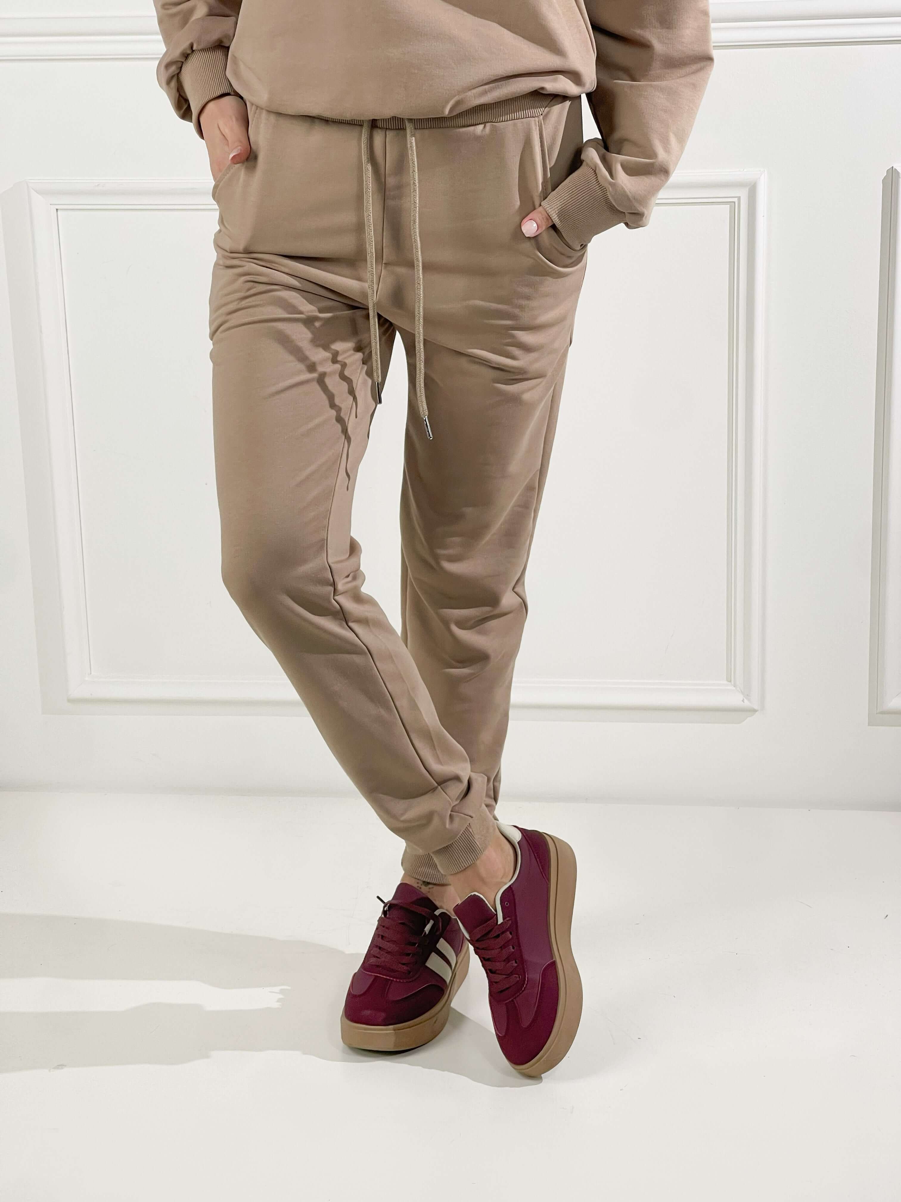 Pantalone in felpa con elastico alla caviglia|Colore:Terra