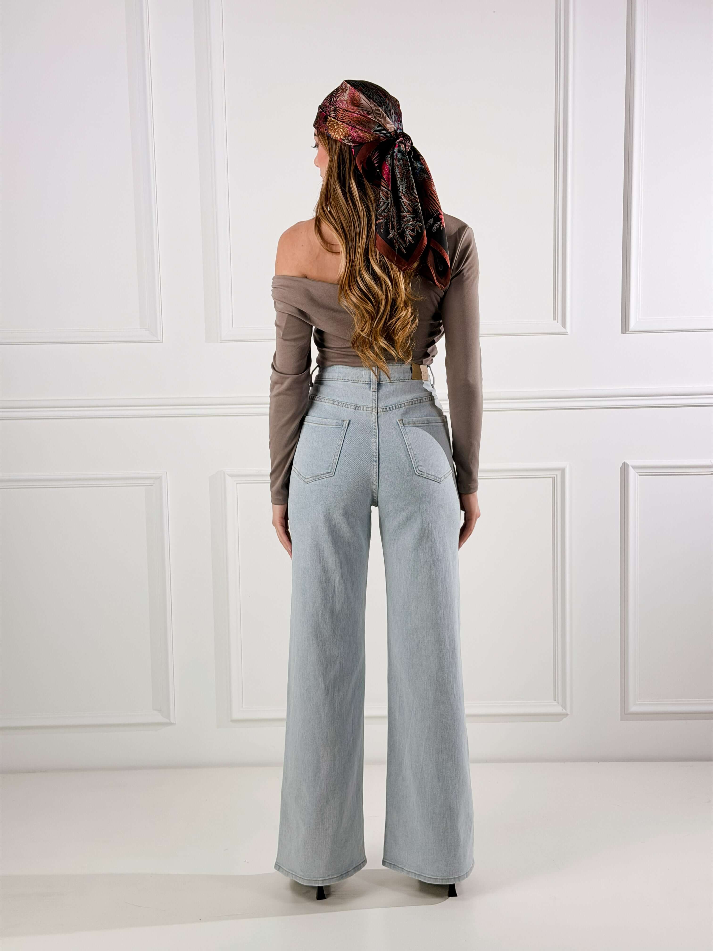 Maglia scollo a barca asimmetrico|Colore:Fango