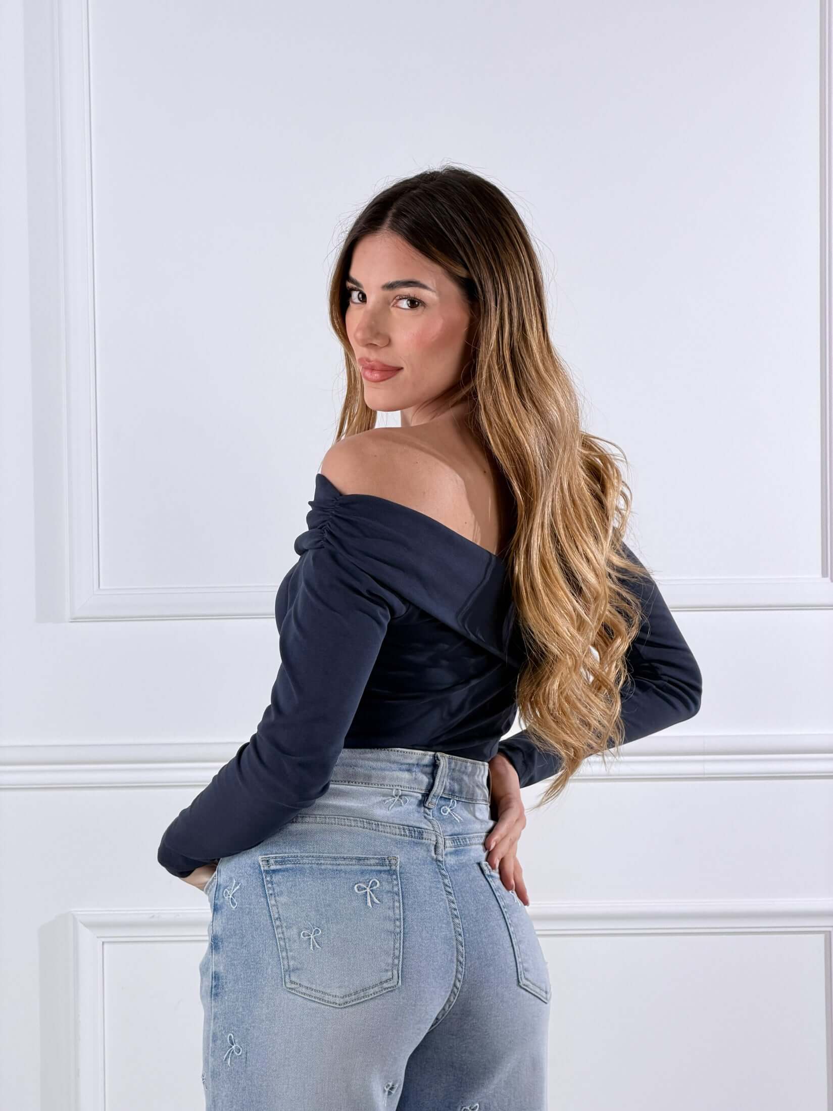 Maglia scollo a barca asimmetrico|Colore:Blu