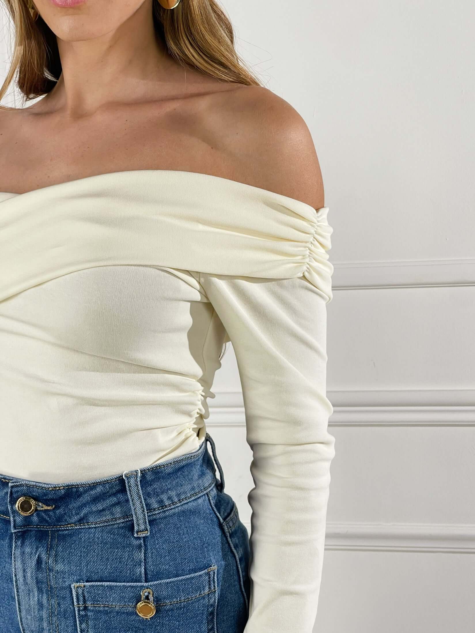 Maglia scollo a barca asimmetrico|Colore:Vaniglia