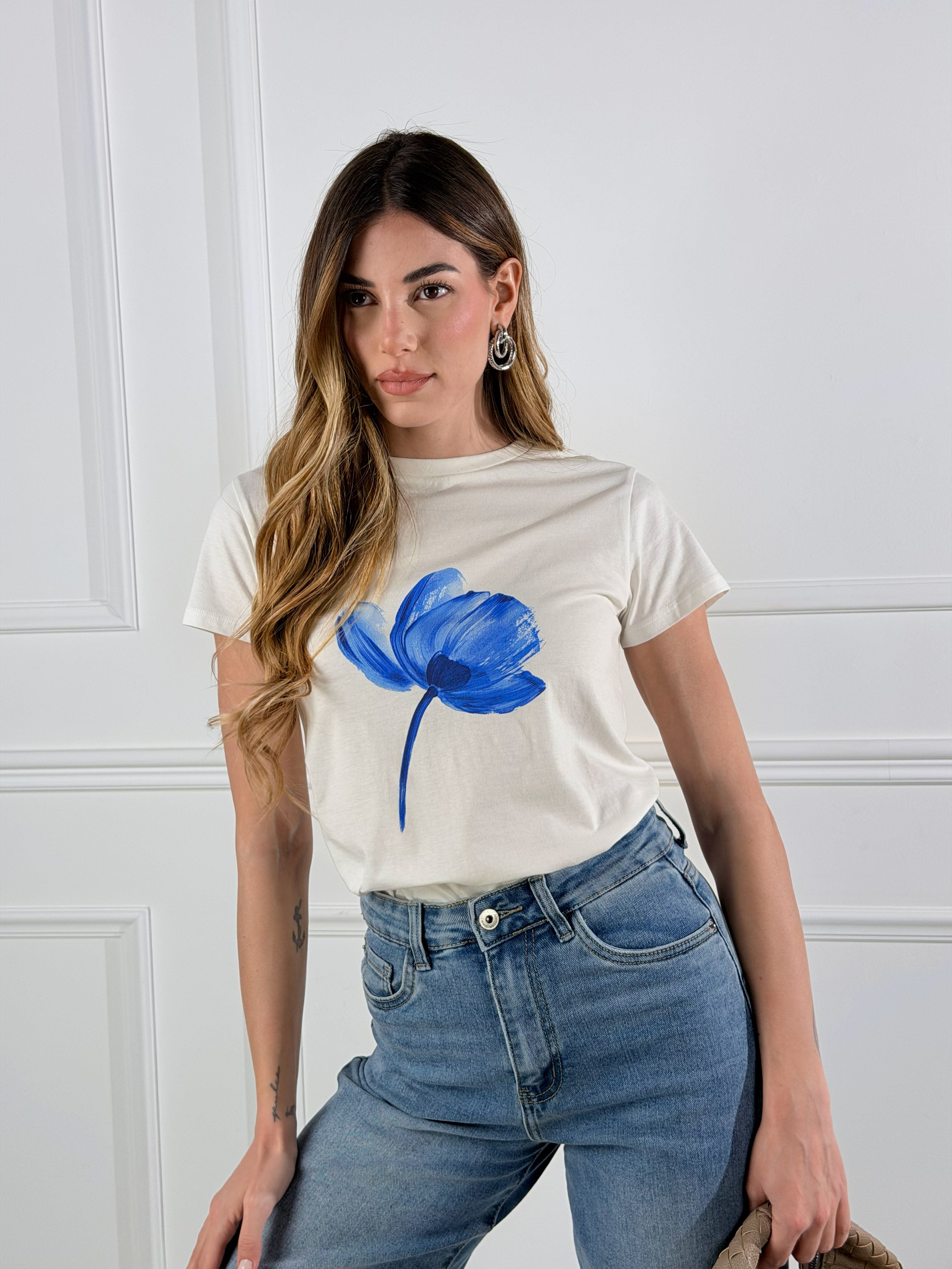 T shirt fiore blu|Colore:Bianco latte