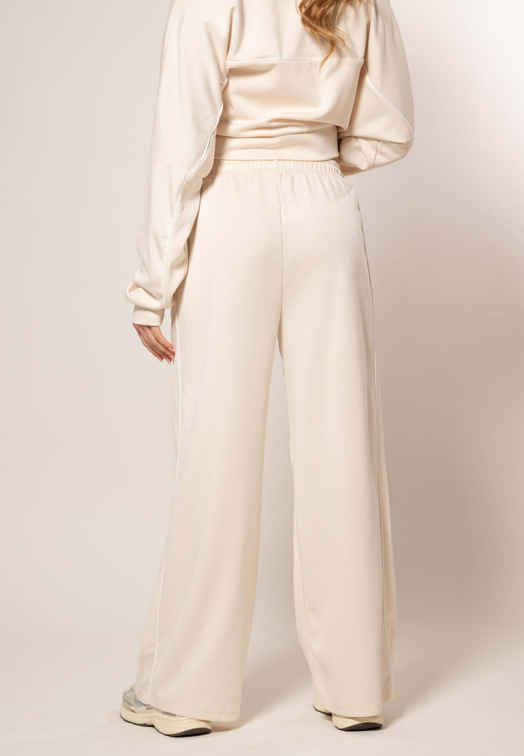 Tuta con profili a contrasto|Colore:Beige