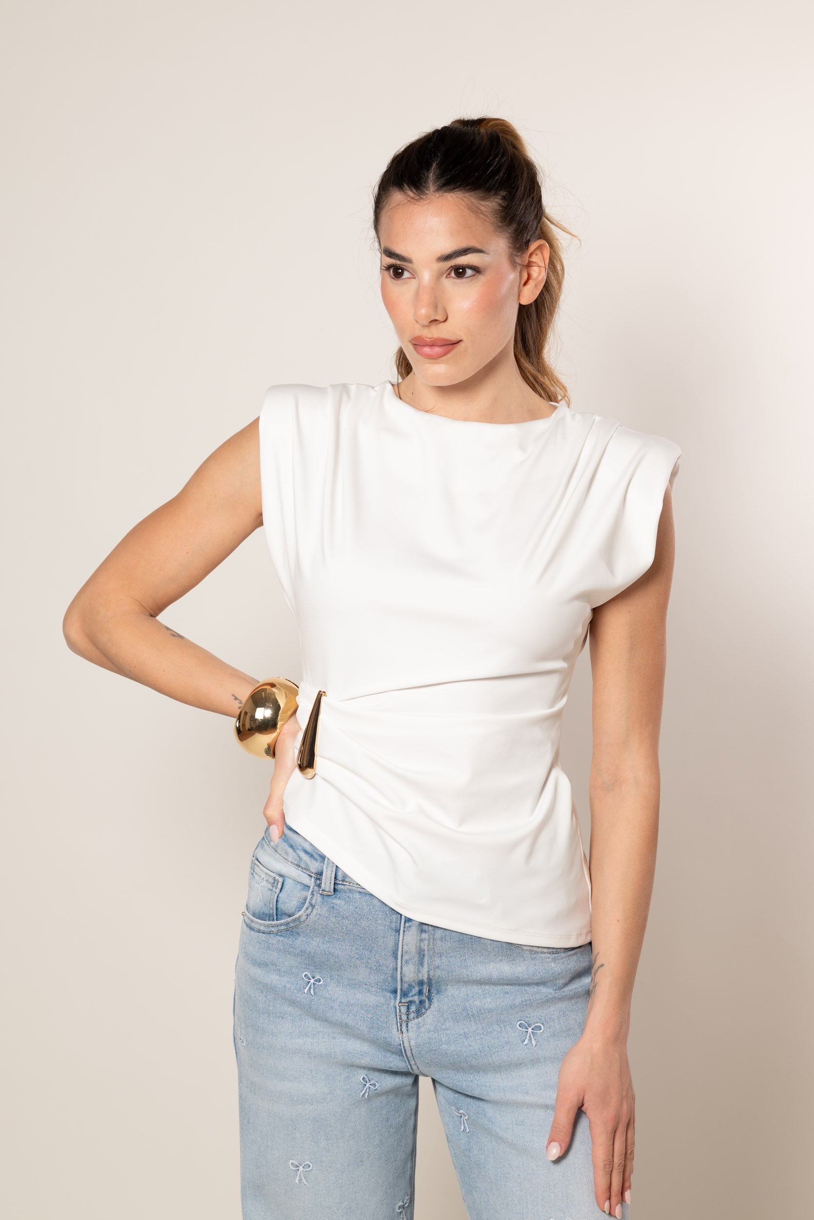 Maglia groffata con accessorio|Colore:Bianco