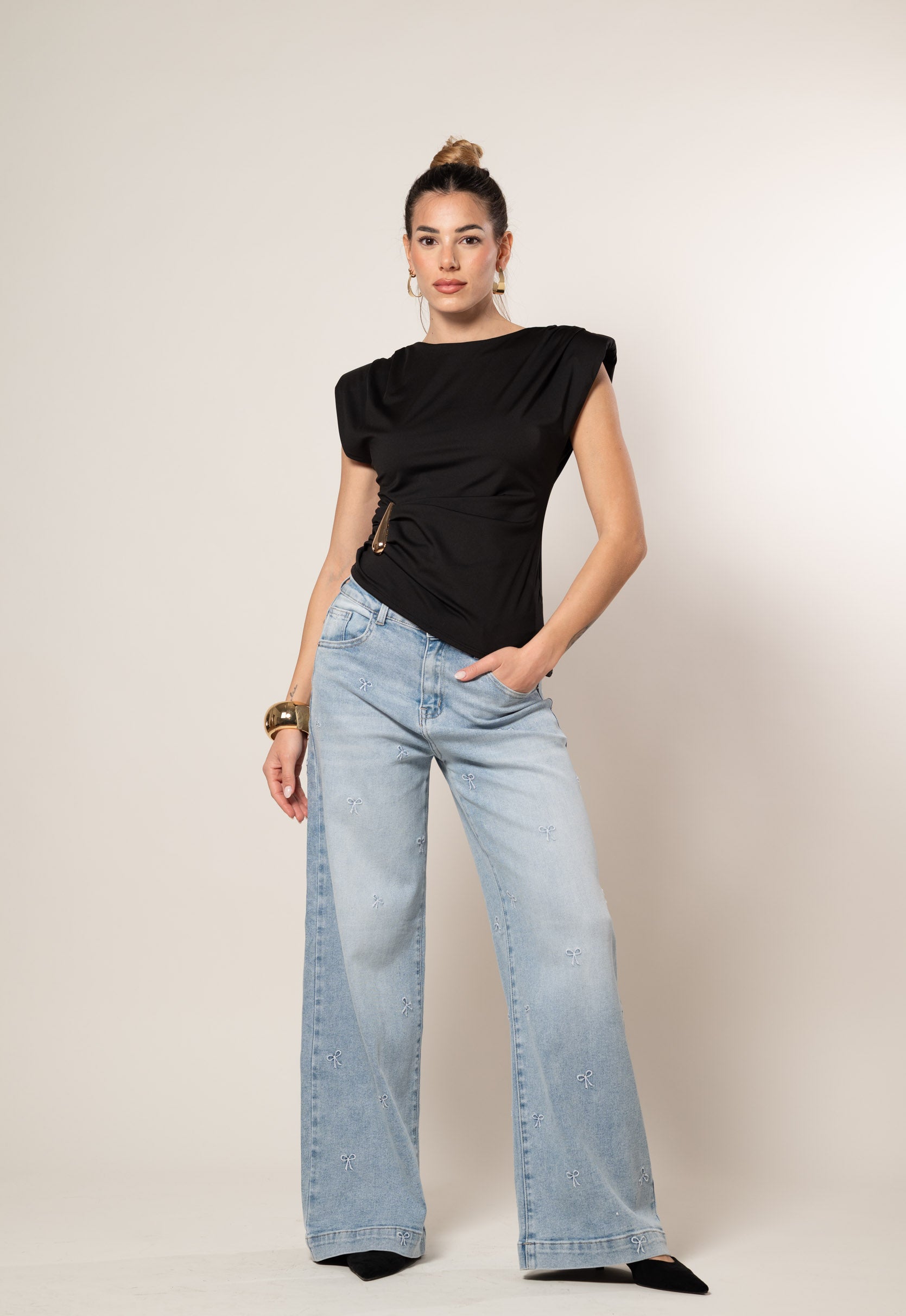 Maglia groffata con accessorio|Colore:Nero