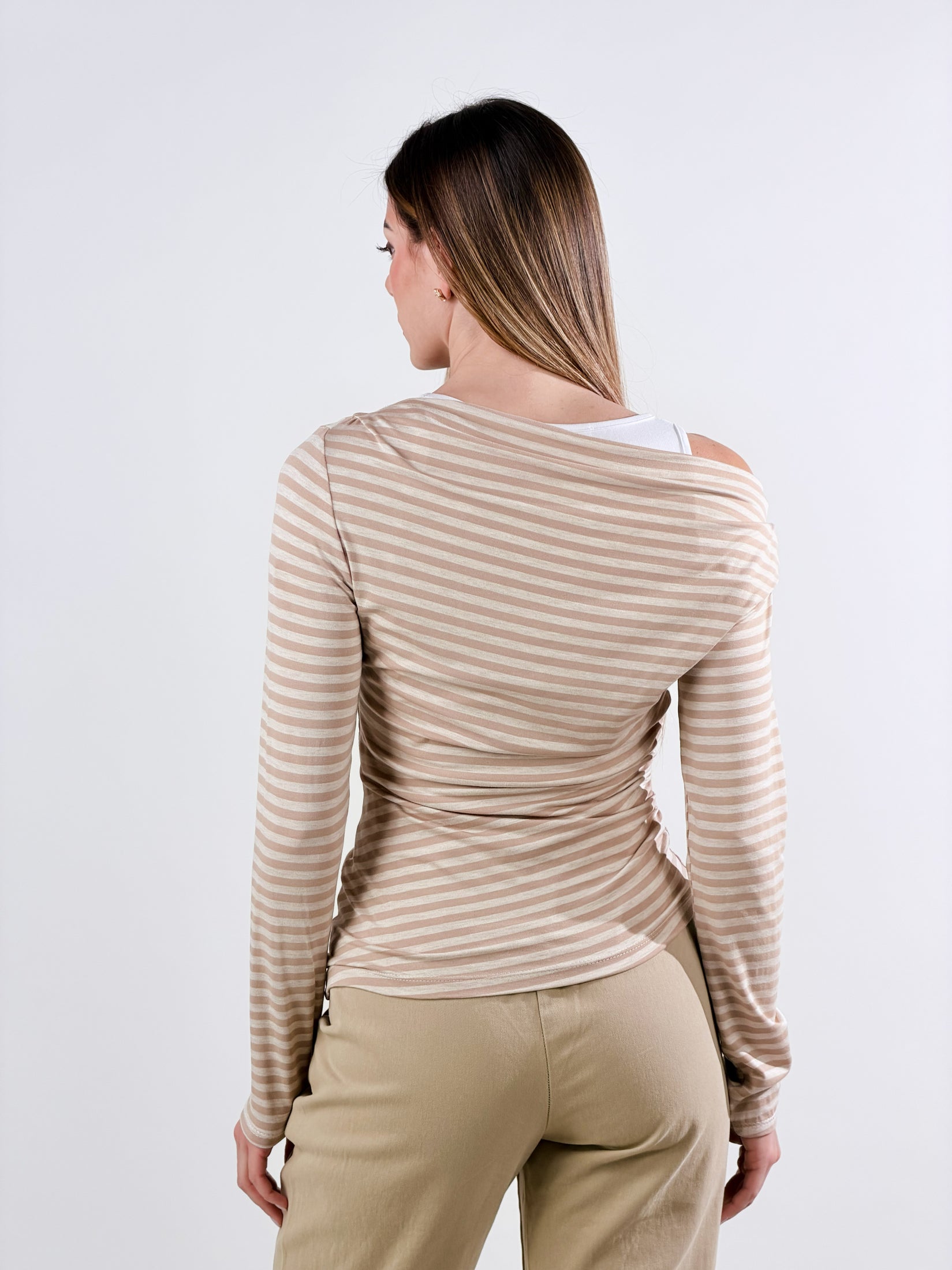 Maglia asimmetrica |Colore:Beige