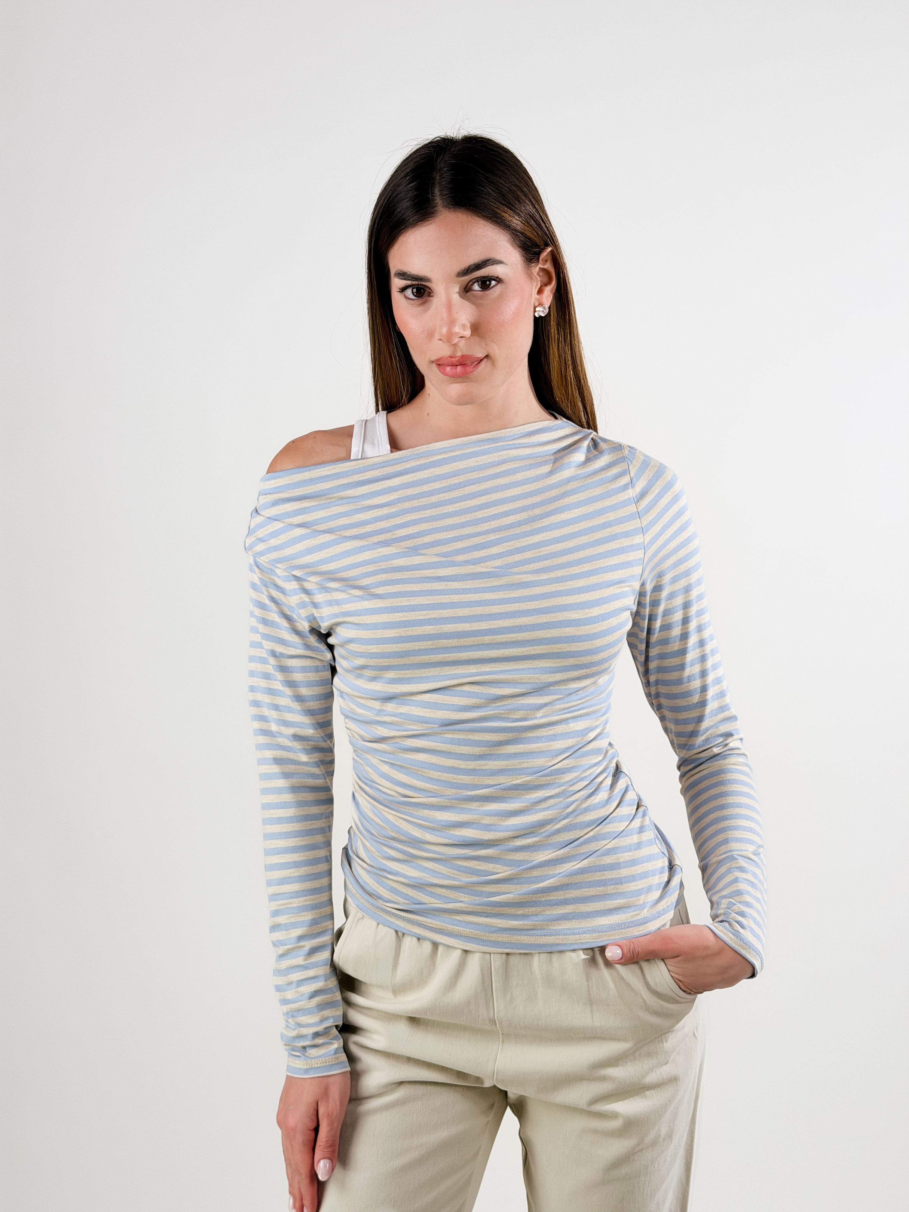 Maglia asimmetrica |Colore:Celeste