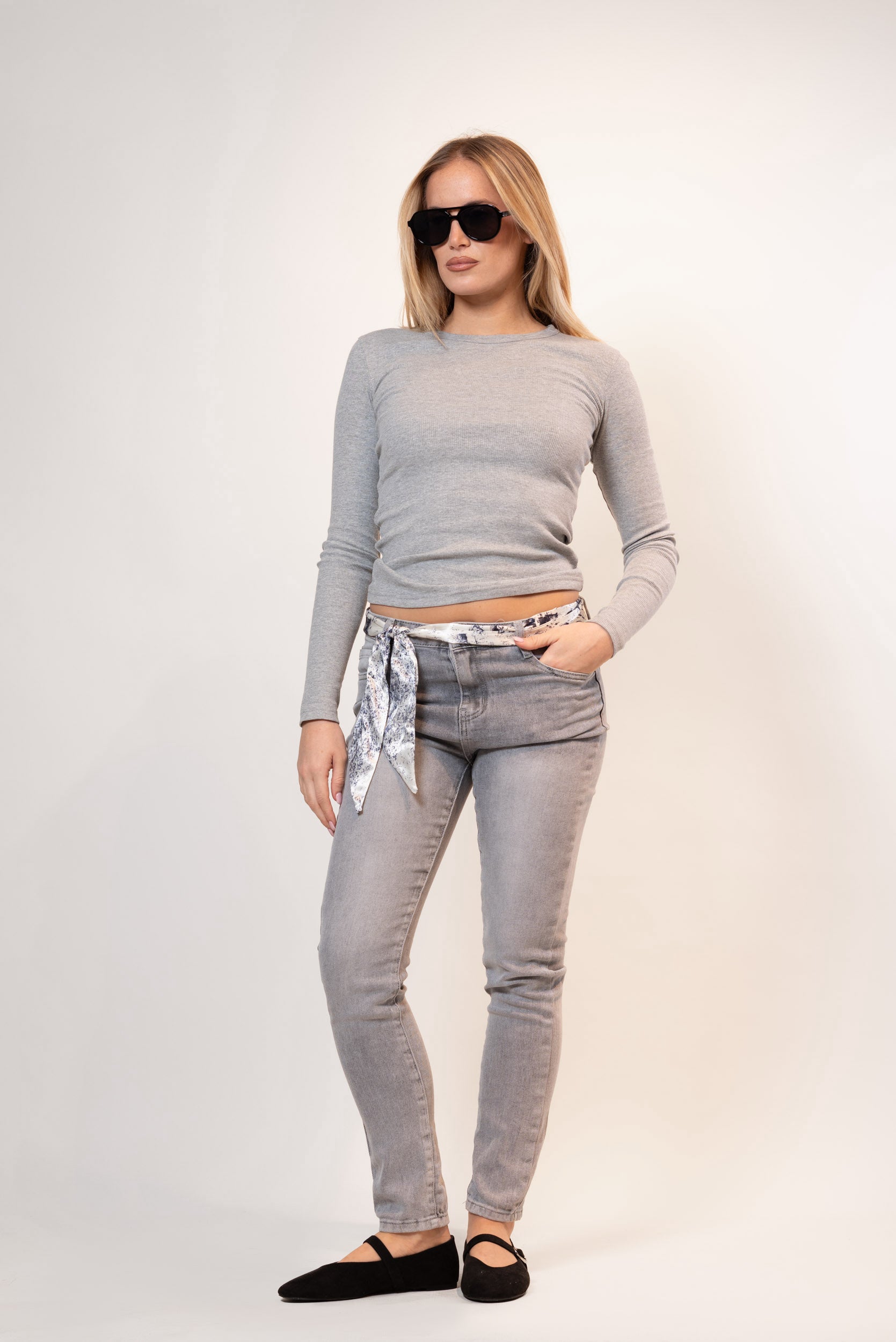Jeans slim fit con foulard|Colore:Grigio