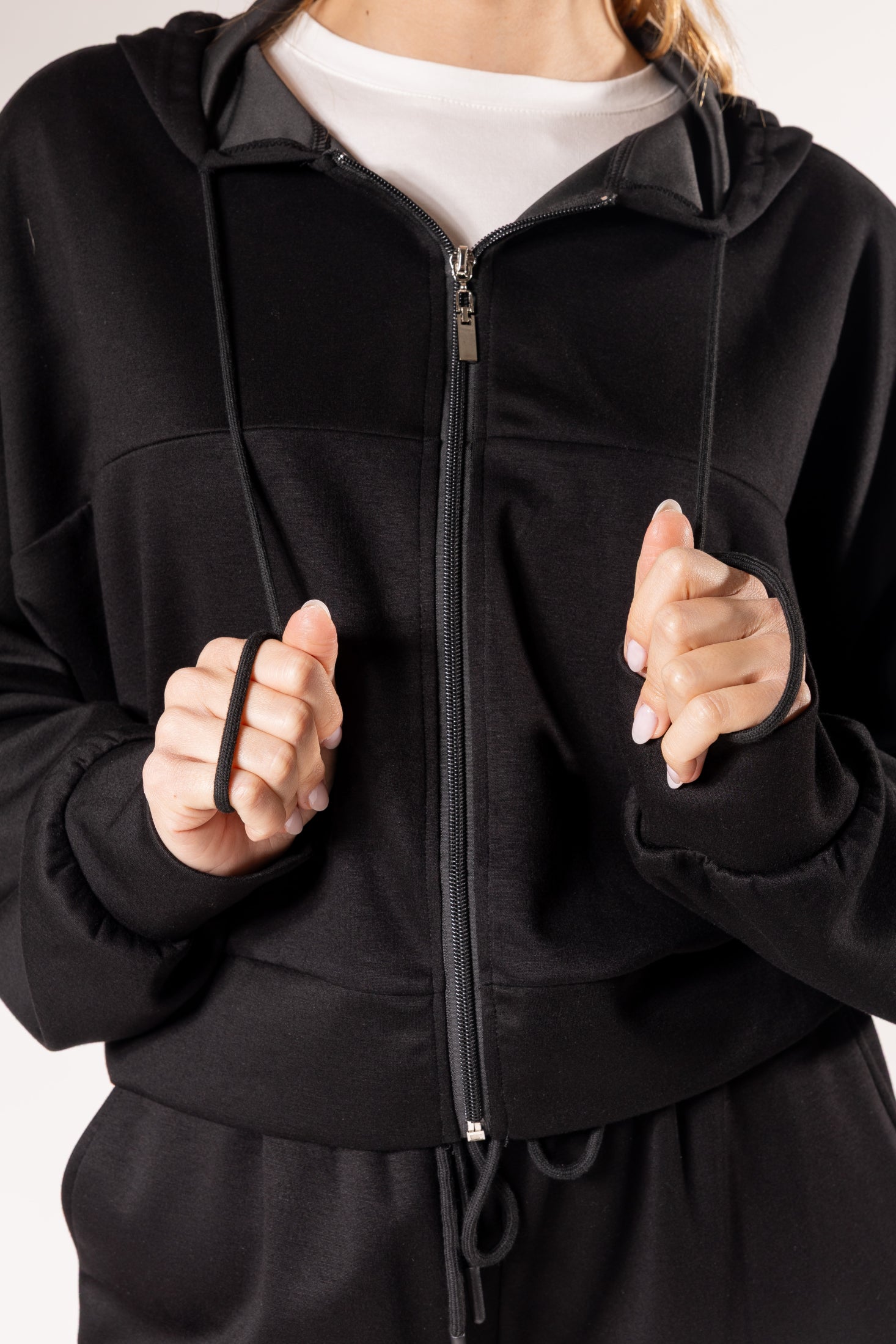 Completo sportivo|Colore:Nero