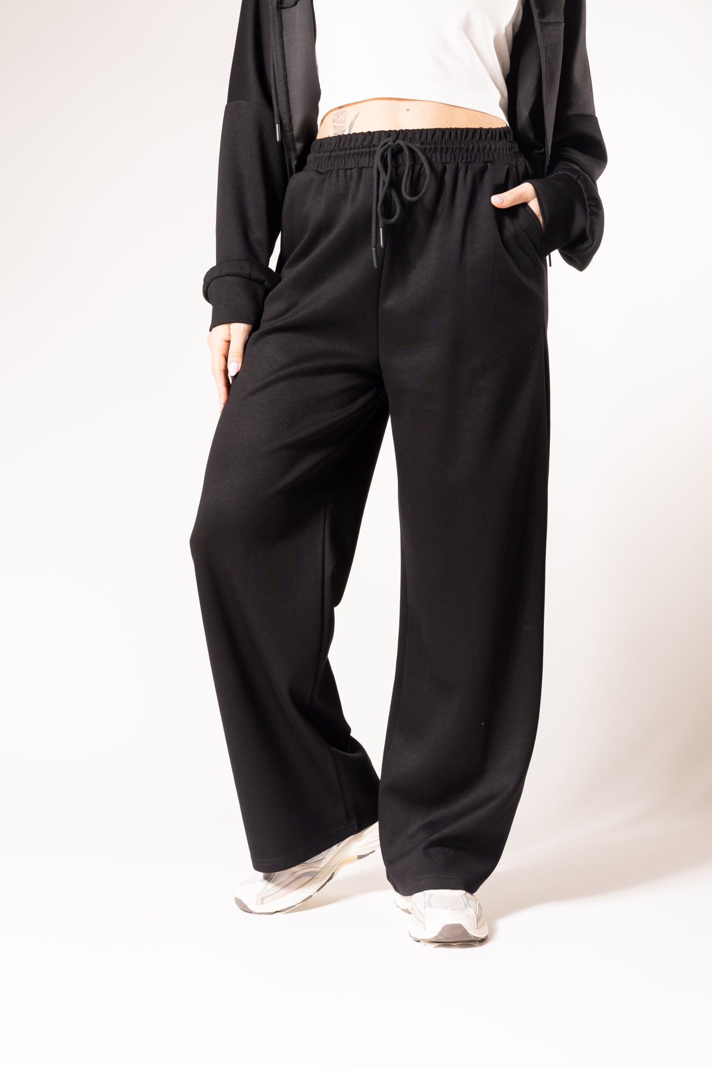 Completo sportivo|Colore:Nero