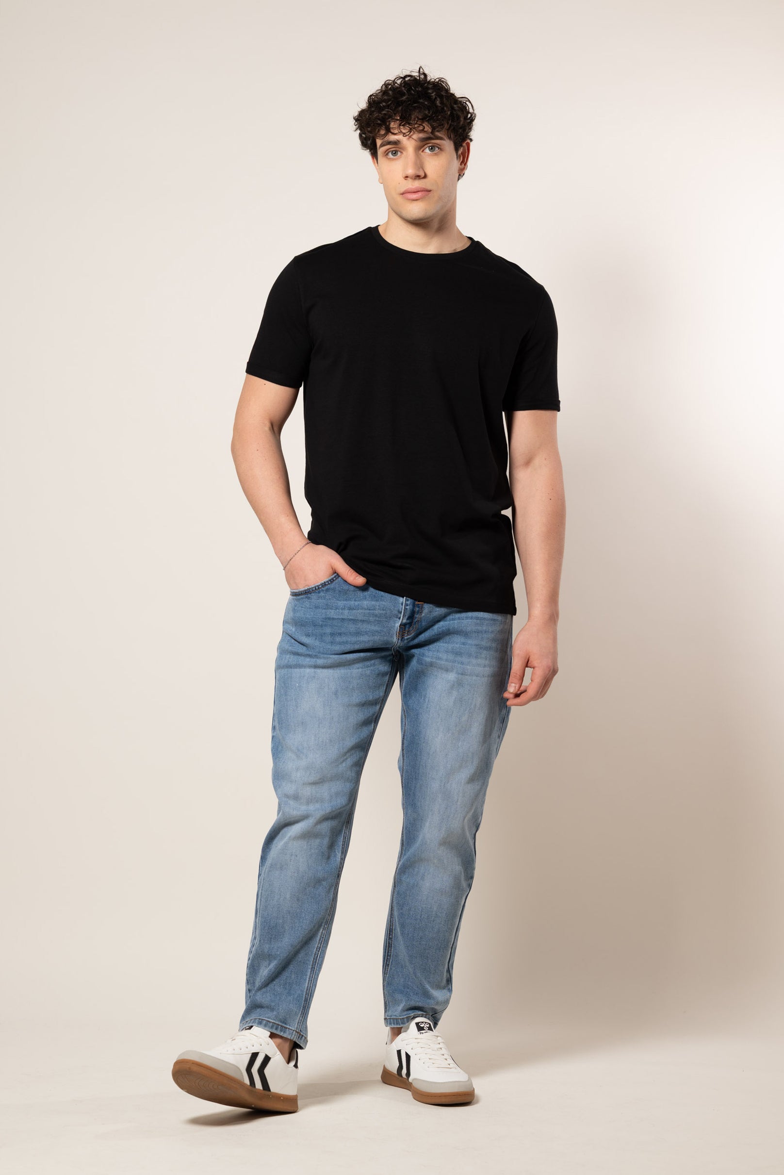 T-Shirt con risvolto|Colore:Nero