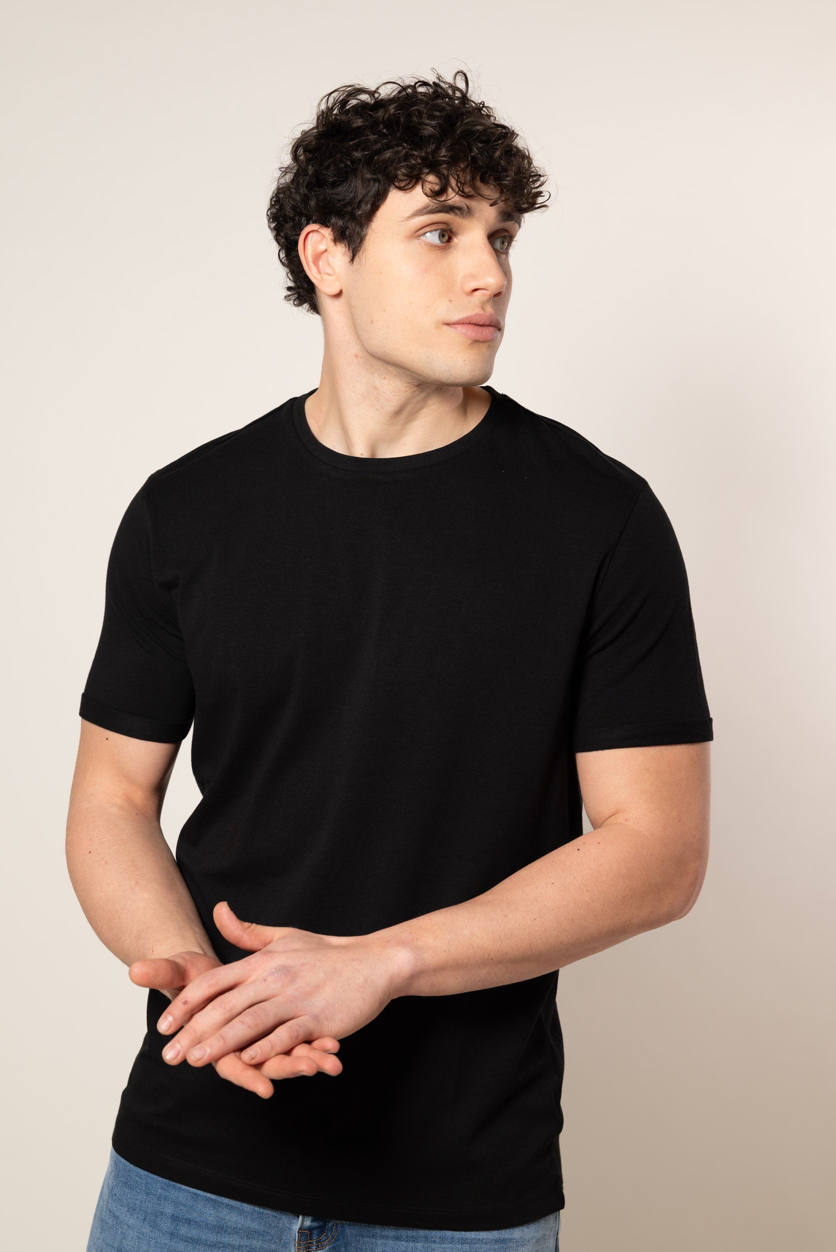 T-Shirt con risvolto|Colore:Nero