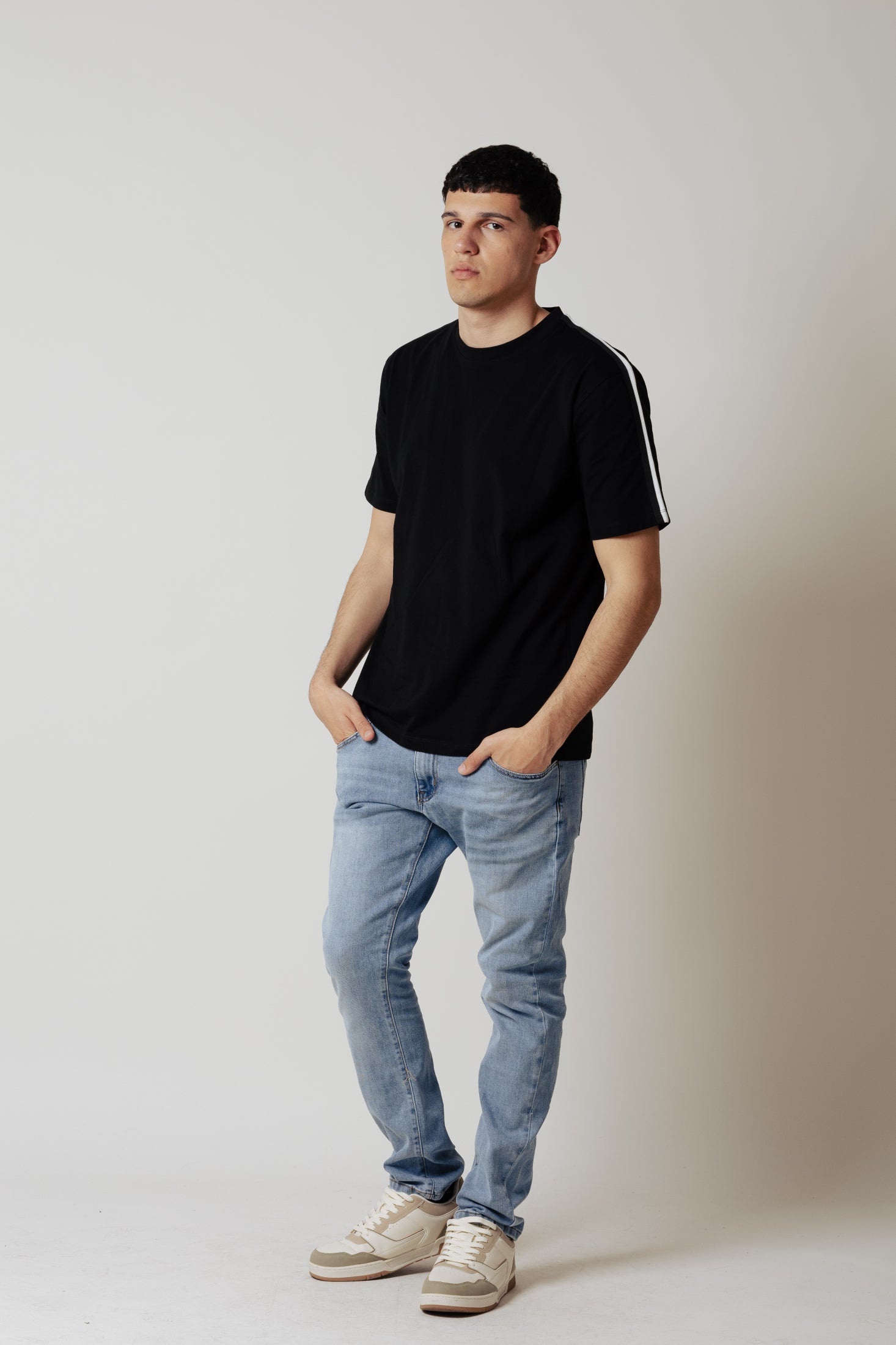 T-Shirt con bande|Colore:Nero