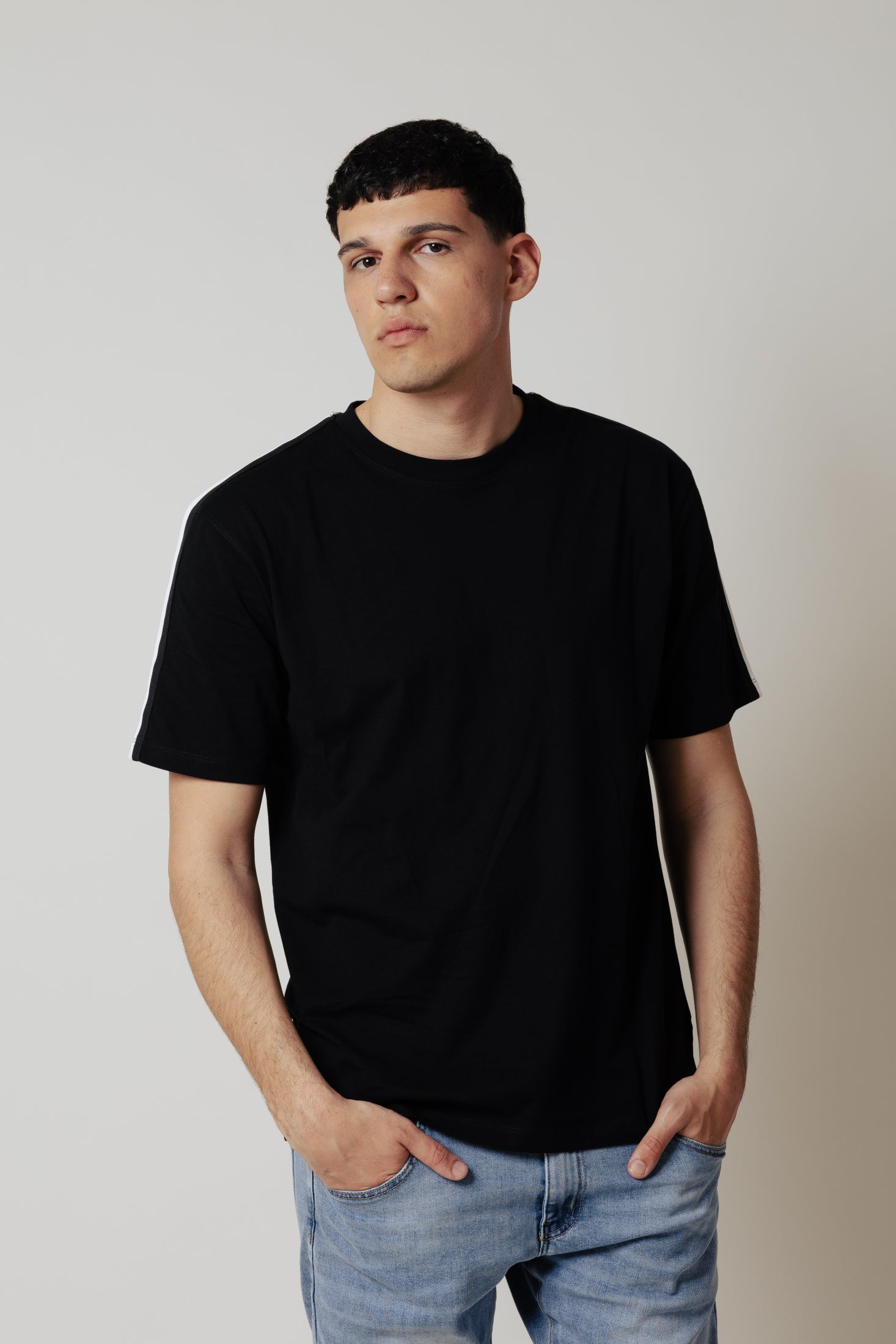 T-Shirt con bande|Colore:Nero