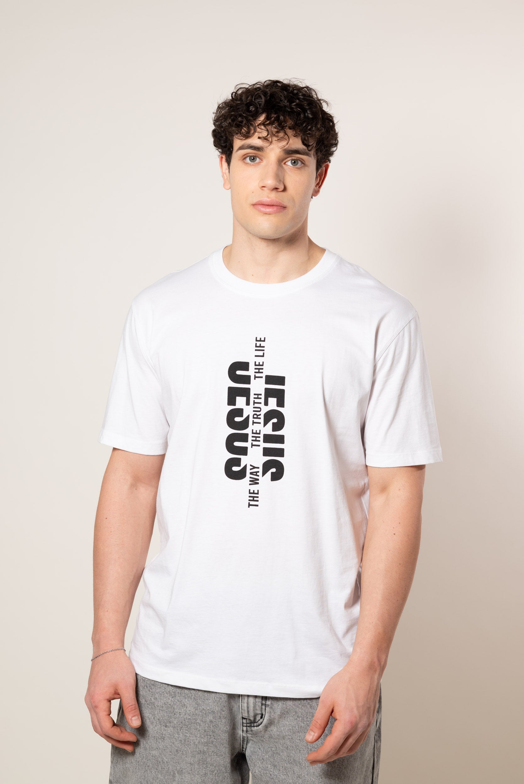 T-shirt bianca con stampa verticale sul petto.|Colore:Bianco