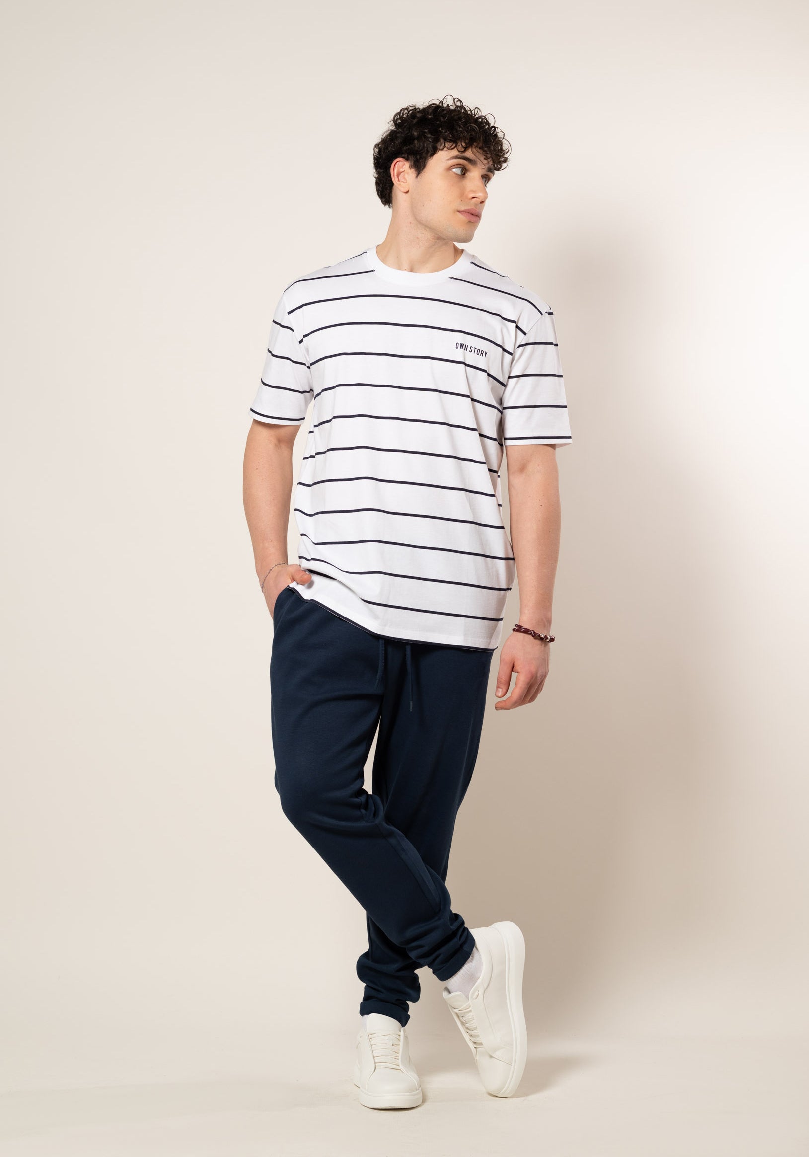 T-shirt a righe orizzontali con scritta ricamata s|Colore:Bianco