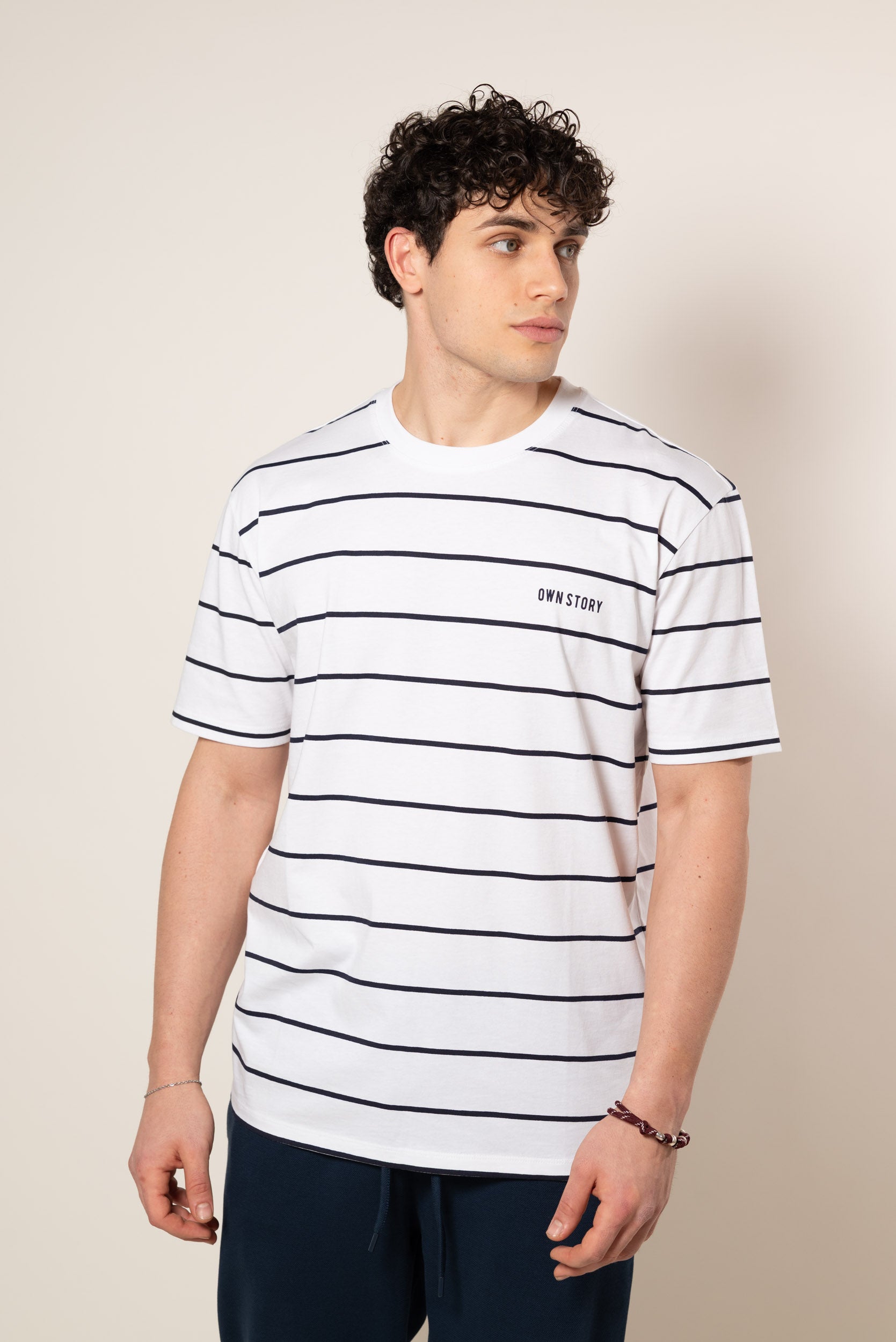 T-shirt a righe orizzontali con scritta ricamata s|Colore:Bianco