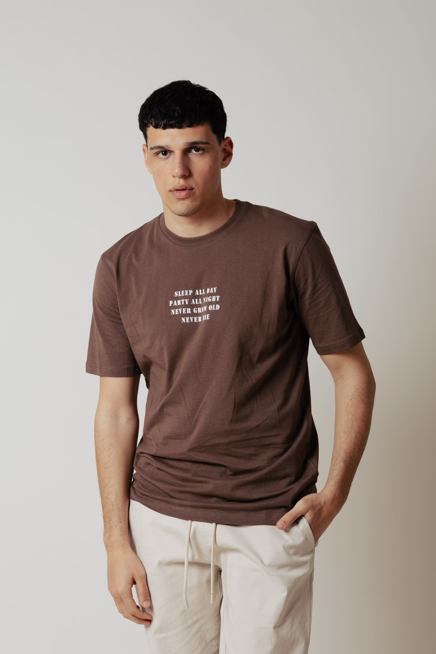 T-Shirt Sleep Day|Colore:Cioccolato