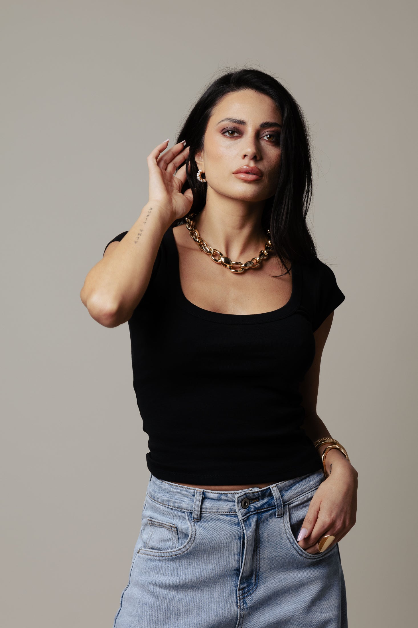 T-Shirt U neck|Colore:Nero