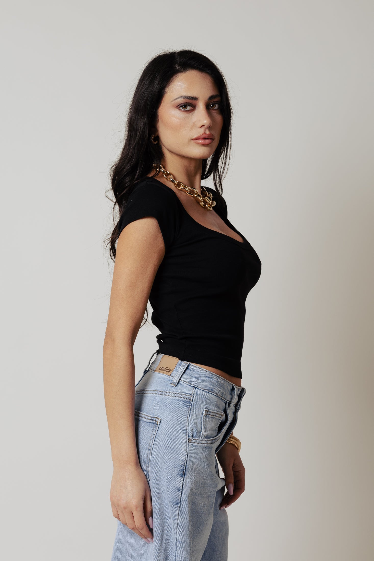 T-Shirt U neck|Colore:Nero