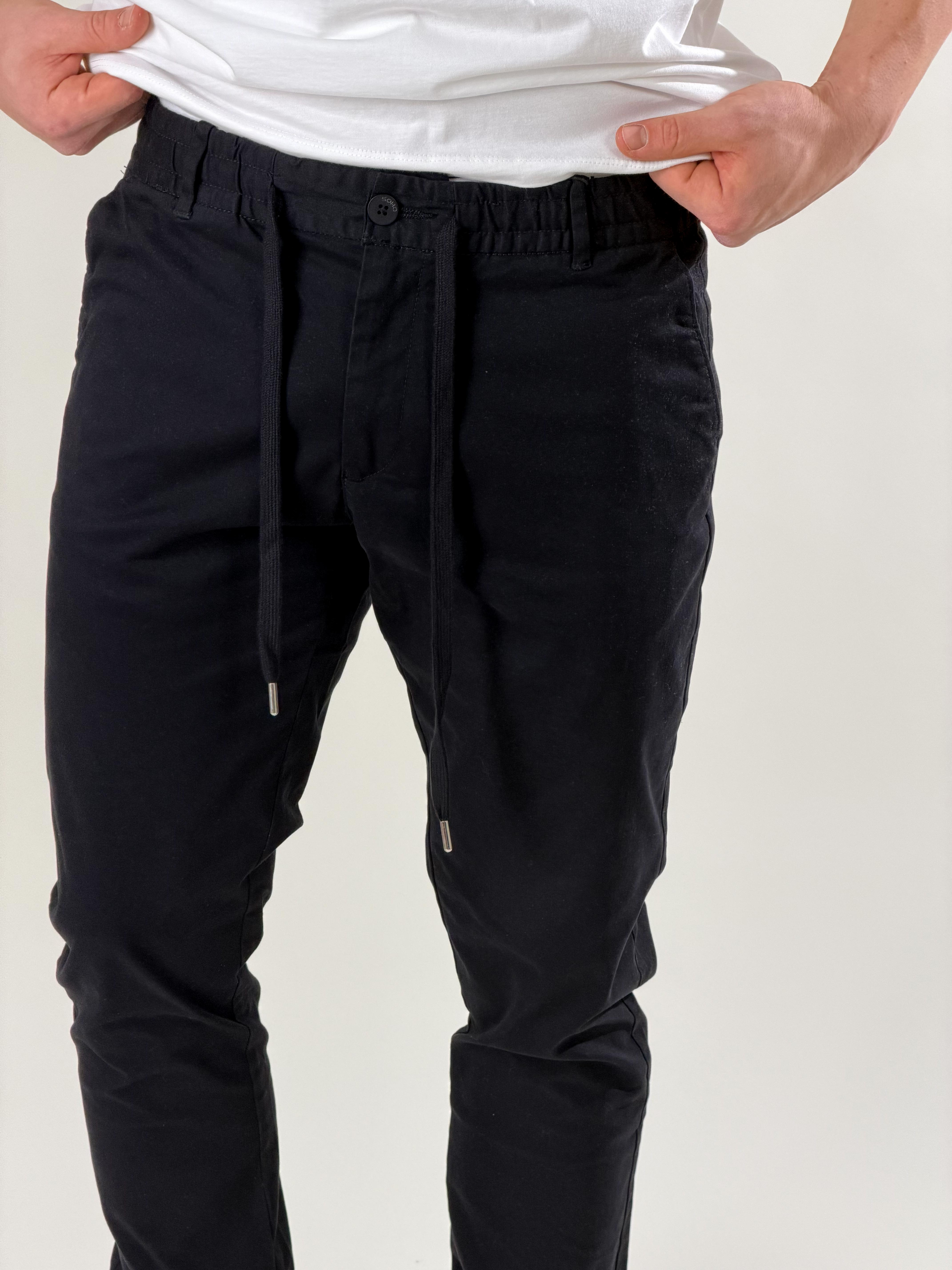 Pantalone slim fit con coulisse|Colore:Nero