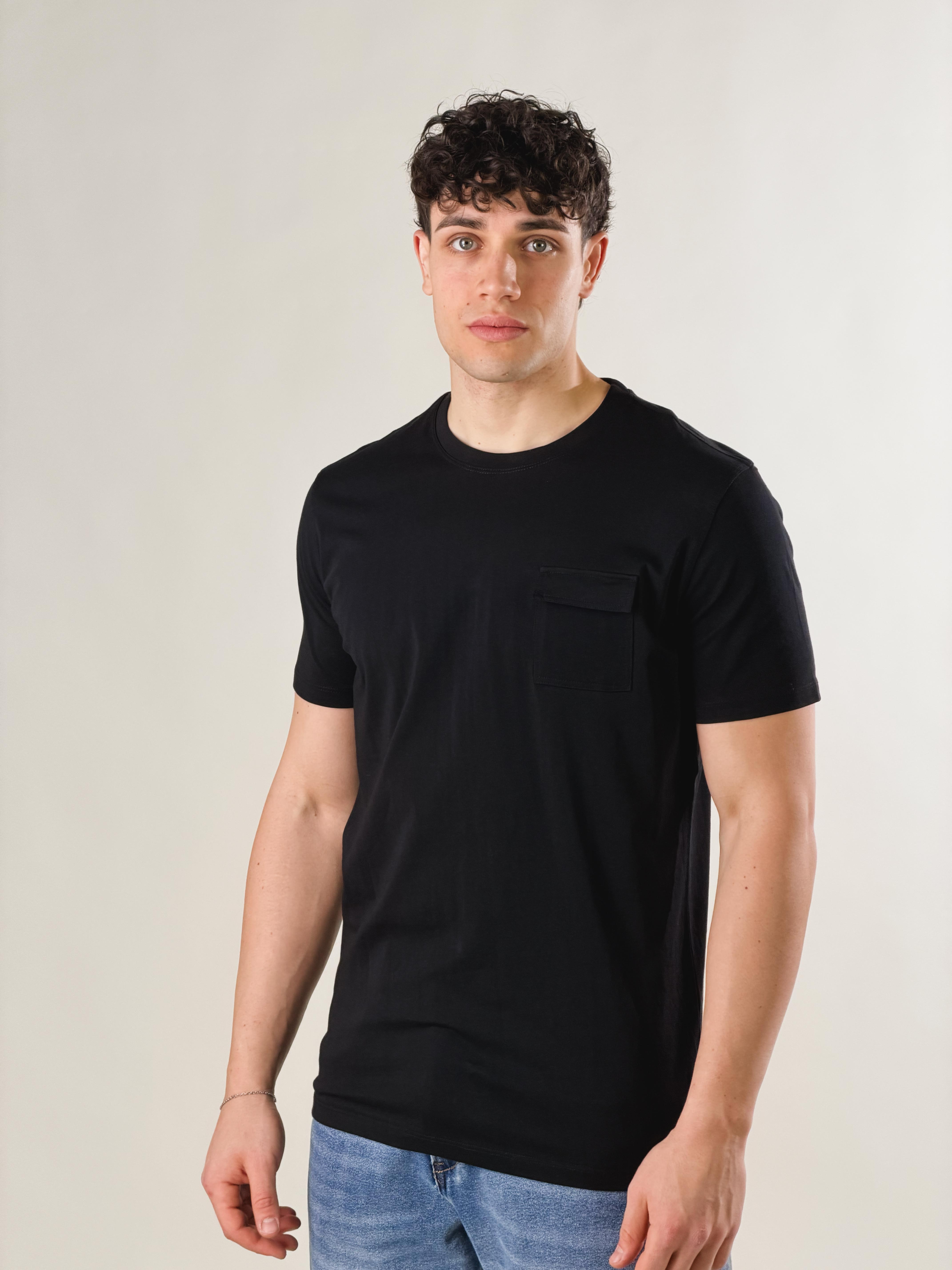T-Shirt taschino loose fit|Colore:Nero
