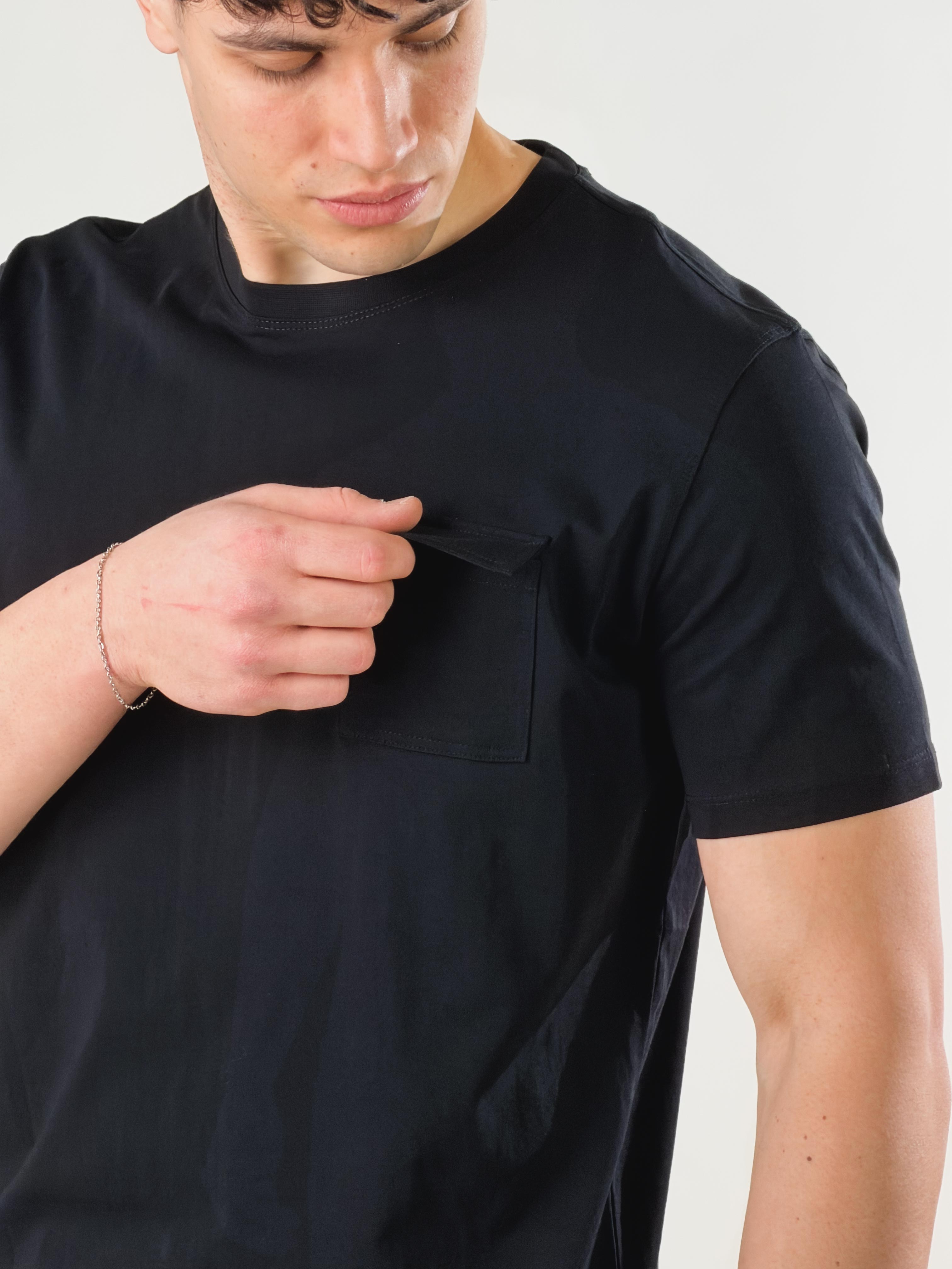 T-Shirt taschino loose fit|Colore:Nero