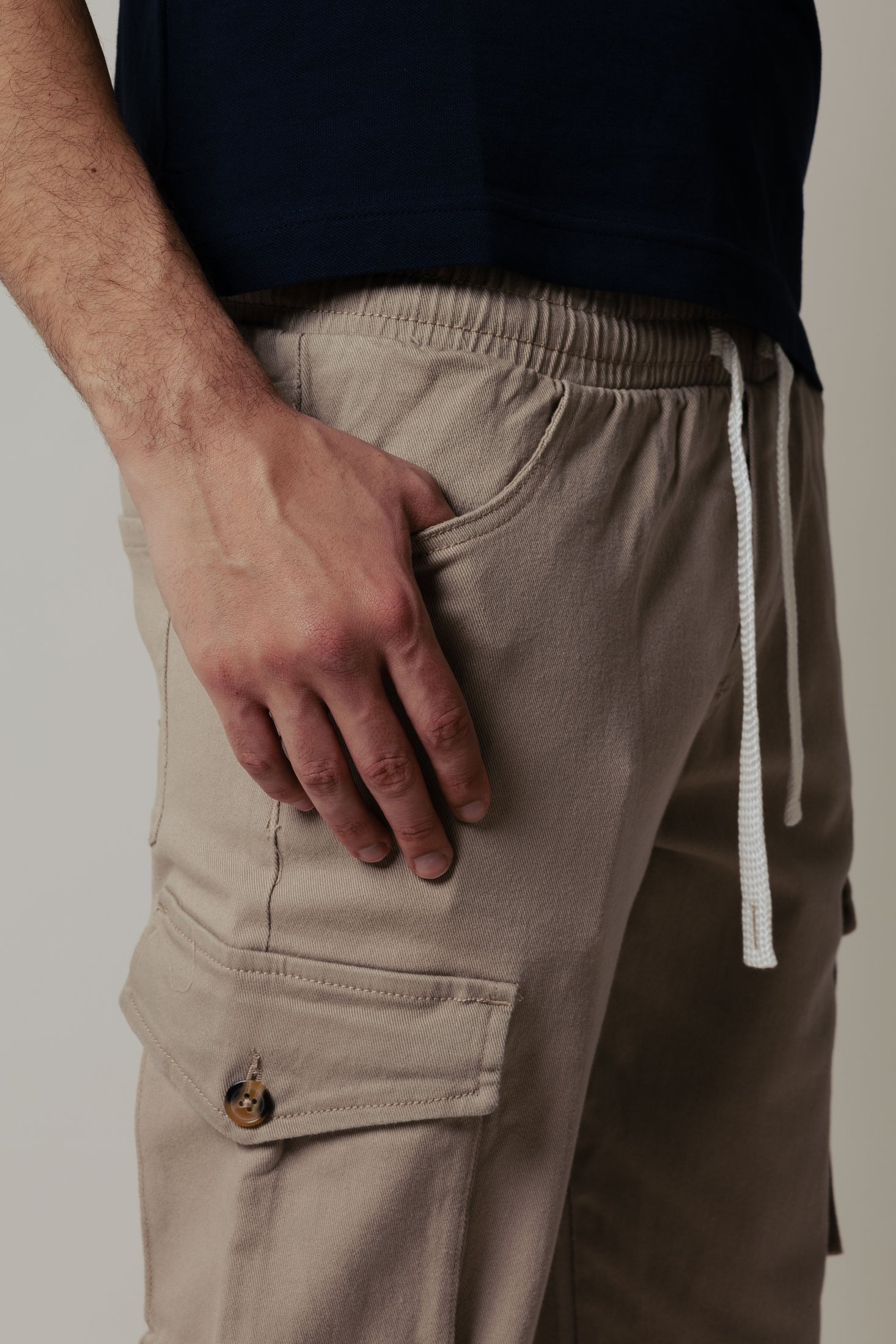 Pantalone jeans con tasconi|Colore:Nero