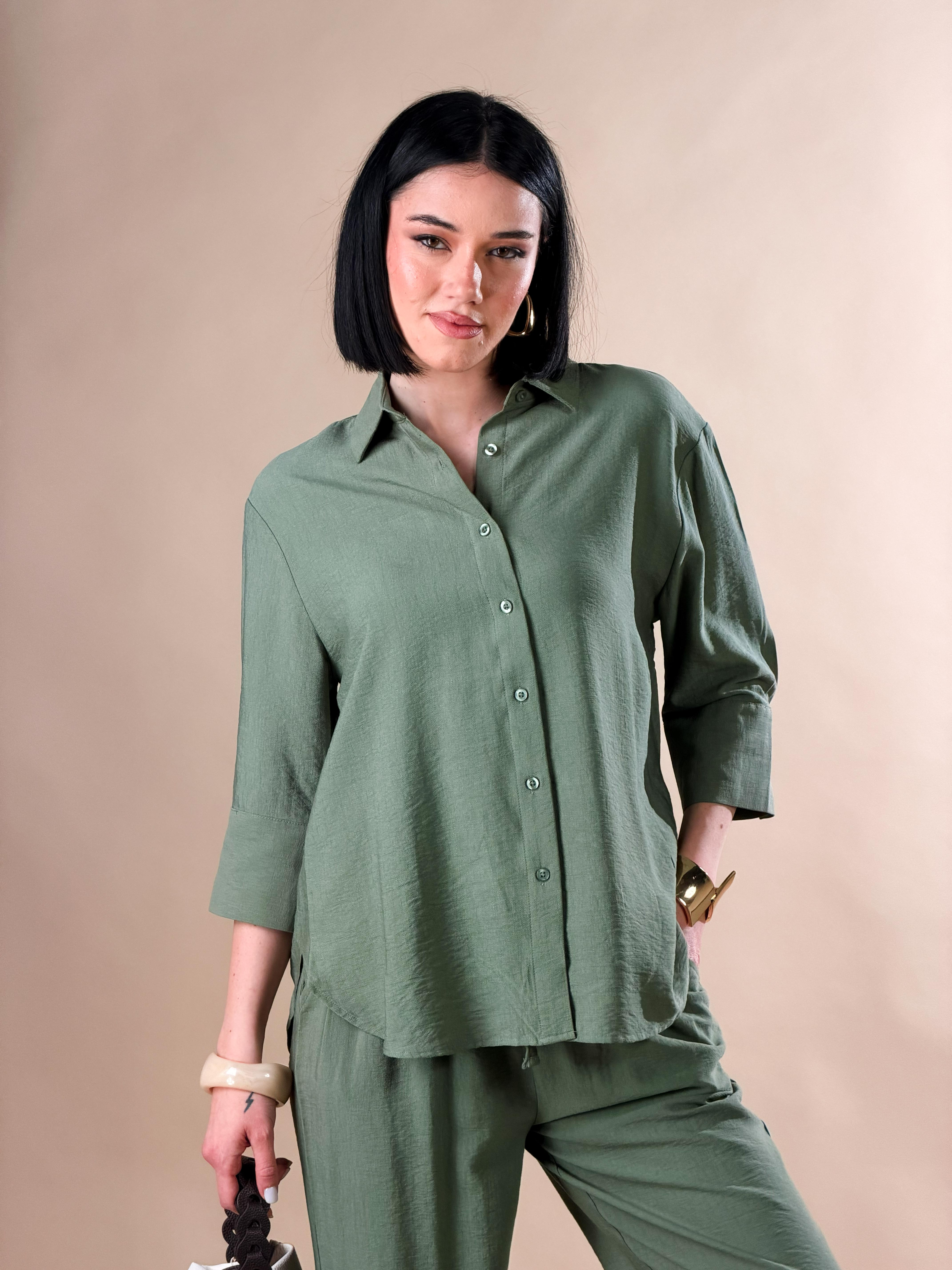 Camicia con bottoni e maniche a tre quarti|Colore:Verde militare