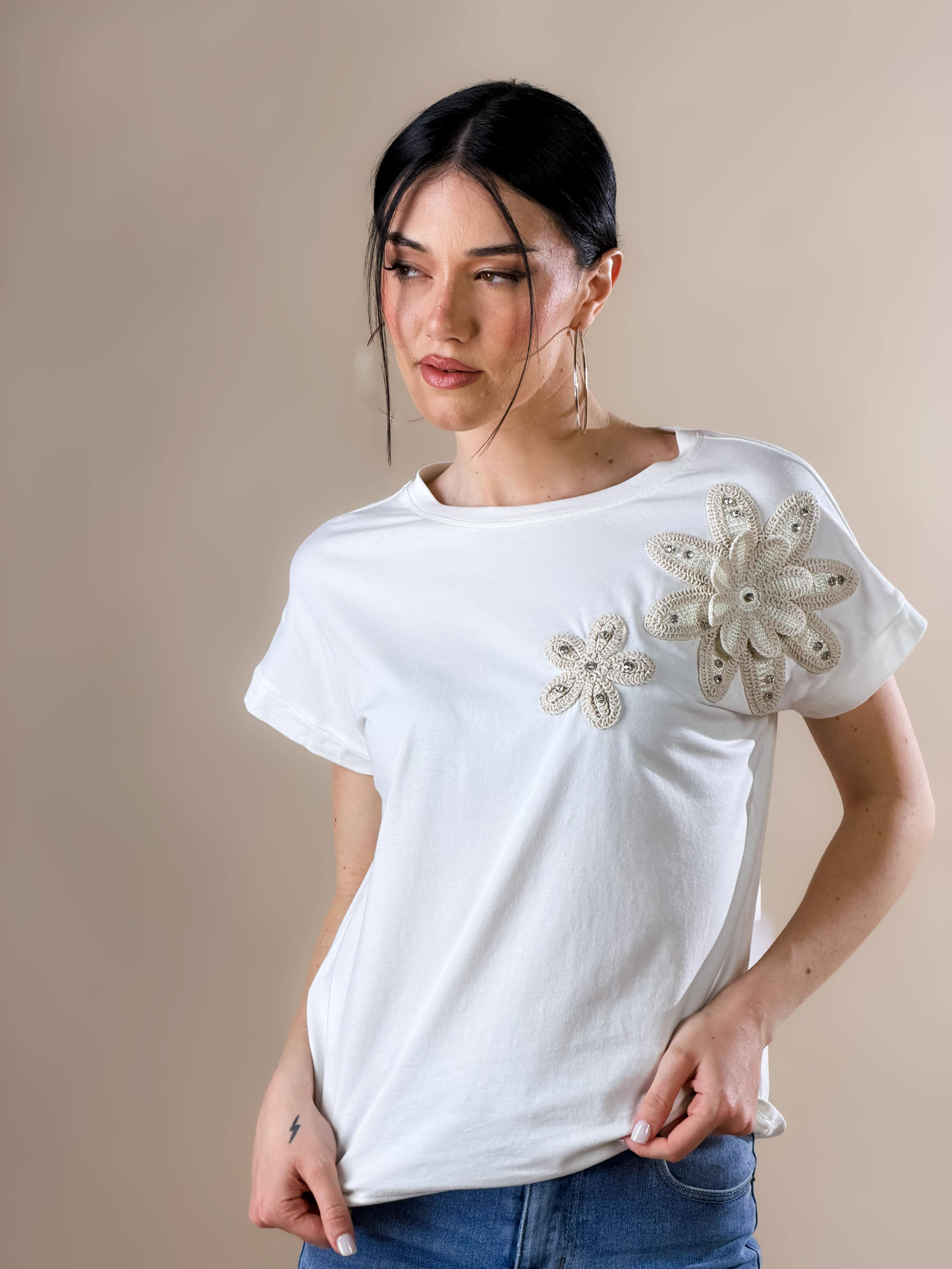T- shirt con fiore applicato|Colore:Bianco latte