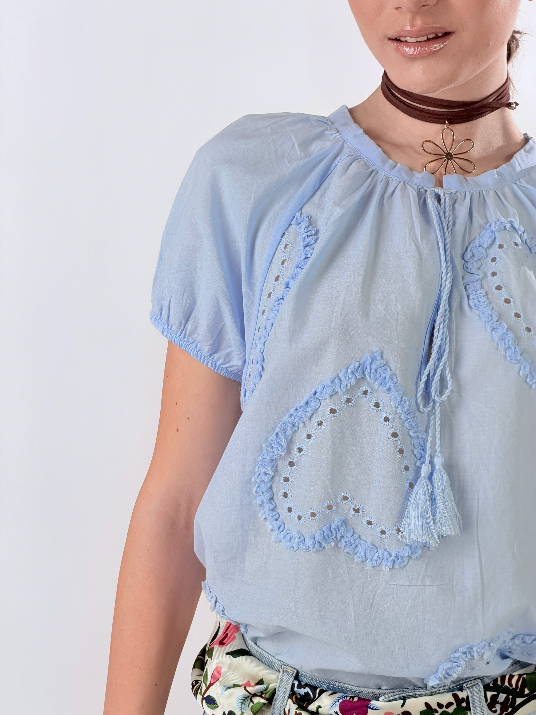 Blusa cuore ricamati|Colore:Celeste