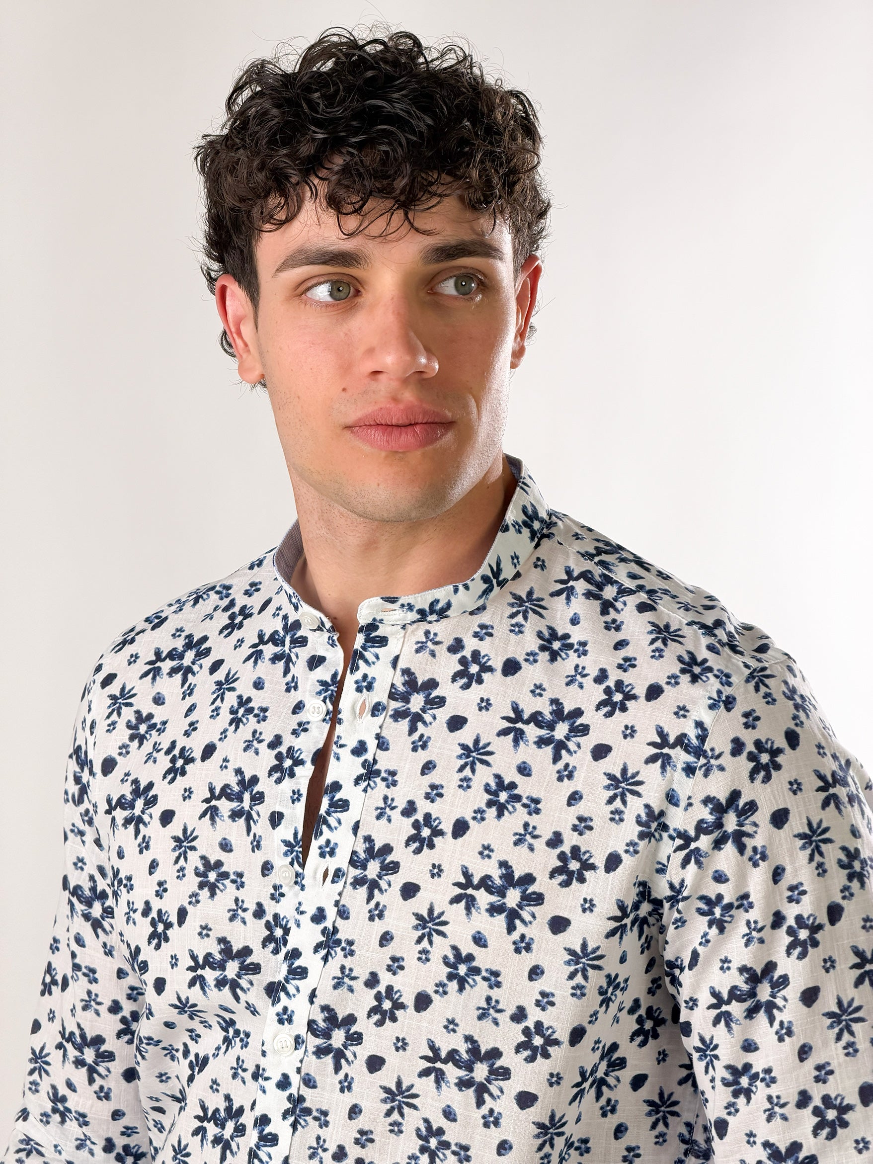 Camicia coreana fiore blu|Colore:Bianco